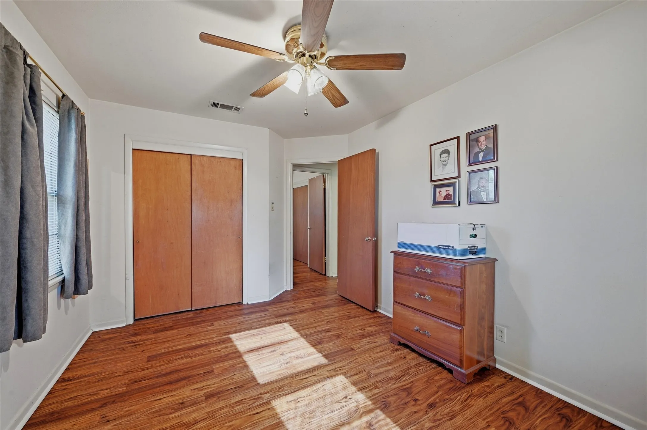 Single Family Residence For Sale in Grayson County , 2050 Avon Drive, Denison, Texas 75020, 2 Bedroom, 1 Bathroom, Garage spaces, 1,027 Sqft, built in 1957, Price $145,000, mls#21354932, Real Estate Agent in Denison, Homes For Sale in Grayson county, Homes For Sale in Denison, Realtor in Denison Texas, Real Estate Brokerage Independent Realty Texas, Luminita Cordes Realtor
