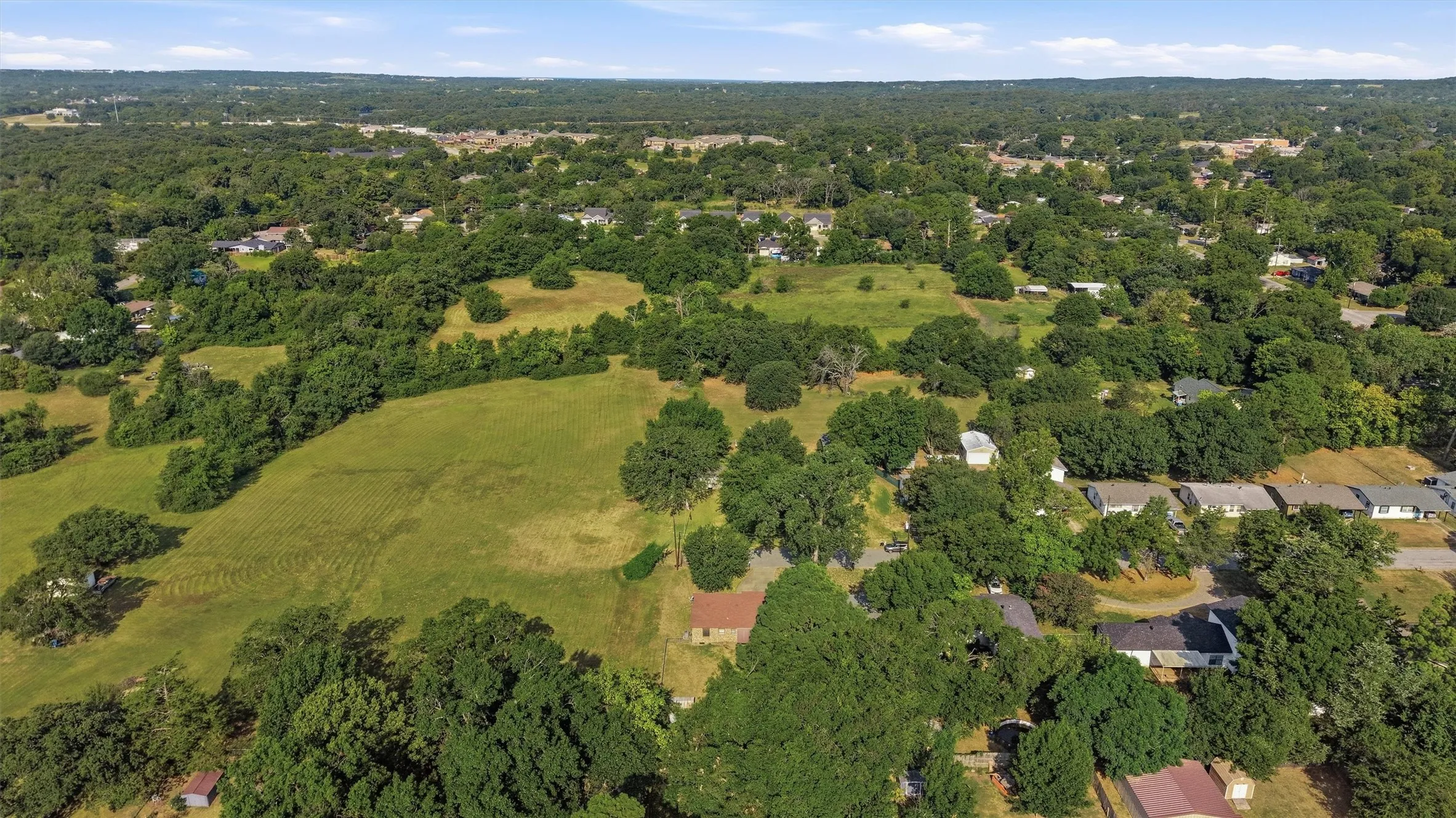 Single Family Residence For Sale in Grayson County , 2050 Avon Drive, Denison, Texas 75020, 2 Bedroom, 1 Bathroom, Garage spaces, 1,027 Sqft, built in 1957, Price $145,000, mls#21354932, Real Estate Agent in Denison, Homes For Sale in Grayson county, Homes For Sale in Denison, Realtor in Denison Texas, Real Estate Brokerage Independent Realty Texas, Luminita Cordes Realtor