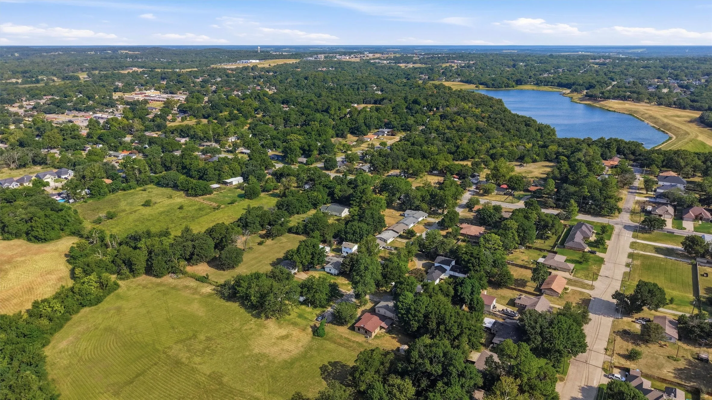 Single Family Residence For Sale in Grayson County , 2050 Avon Drive, Denison, Texas 75020, 2 Bedroom, 1 Bathroom, Garage spaces, 1,027 Sqft, built in 1957, Price $145,000, mls#21354932, Real Estate Agent in Denison, Homes For Sale in Grayson county, Homes For Sale in Denison, Realtor in Denison Texas, Real Estate Brokerage Independent Realty Texas, Luminita Cordes Realtor