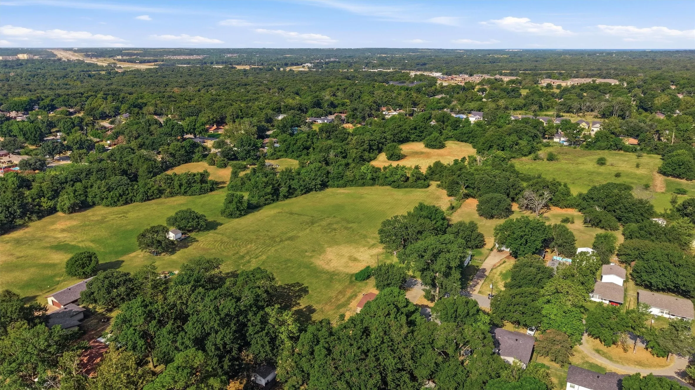 Single Family Residence For Sale in Grayson County , 2050 Avon Drive, Denison, Texas 75020, 2 Bedroom, 1 Bathroom, Garage spaces, 1,027 Sqft, built in 1957, Price $145,000, mls#21354932, Real Estate Agent in Denison, Homes For Sale in Grayson county, Homes For Sale in Denison, Realtor in Denison Texas, Real Estate Brokerage Independent Realty Texas, Luminita Cordes Realtor
