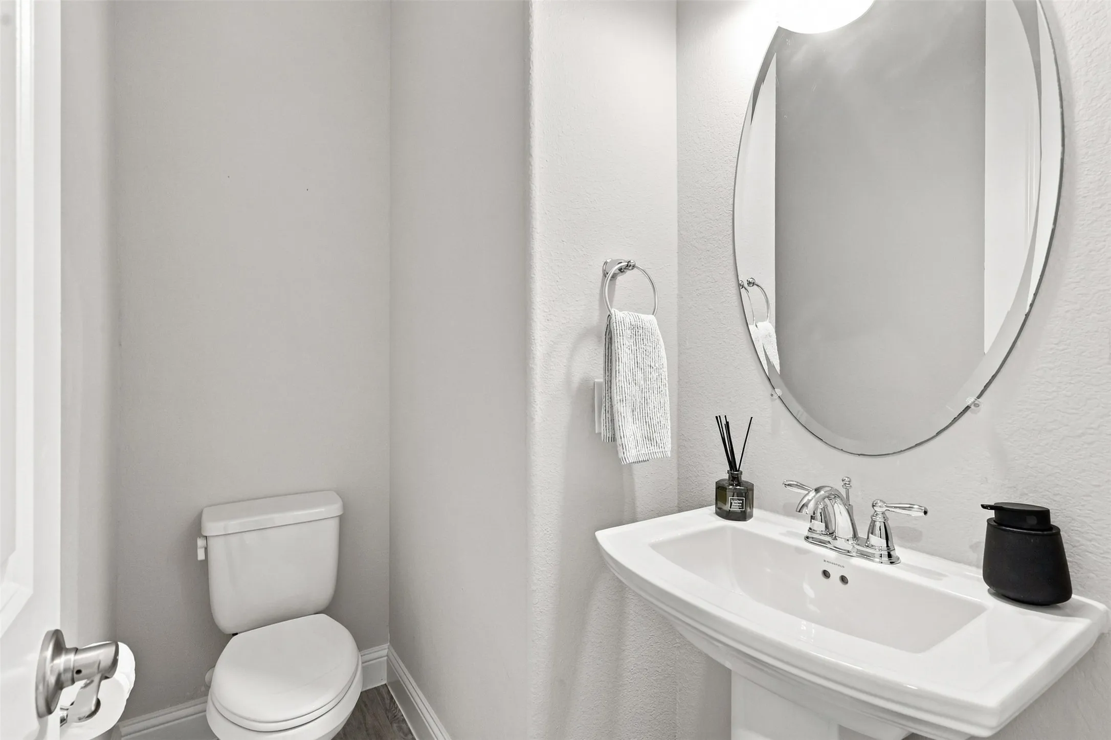 Powder bath downstairs
