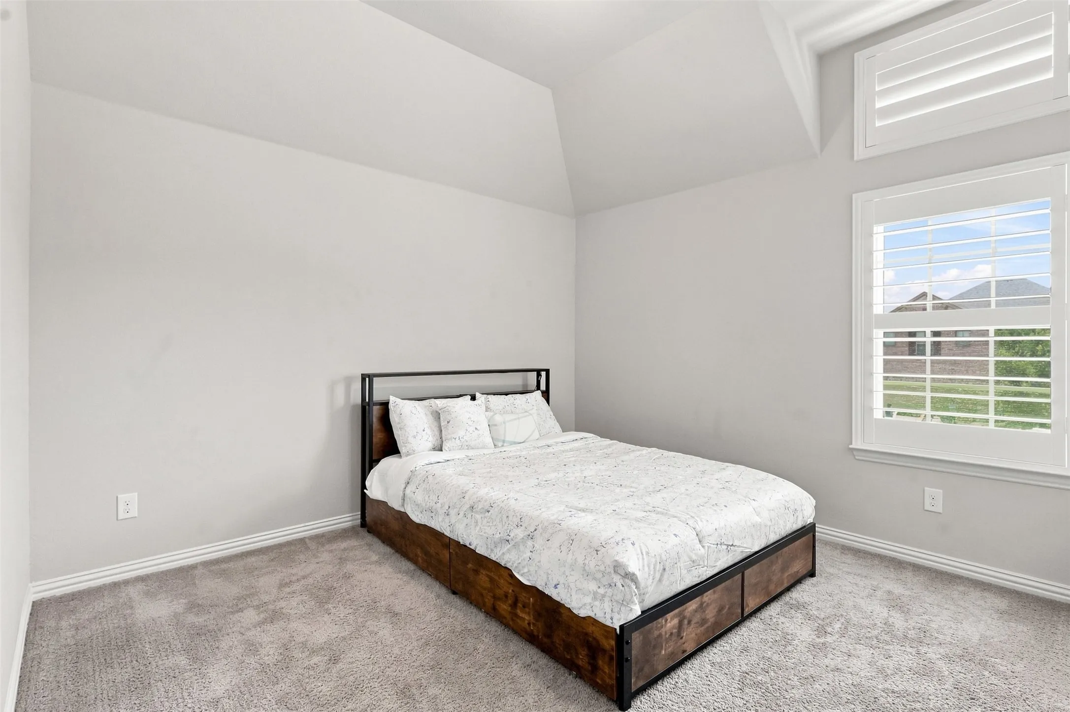 Single Family Residence For Sale in Collin County , 2370 Canary Grass Lane, Prosper, Texas 75078, 4 Bedroom, 4 Bathroom, 2 Garage spaces, 2,870 Sqft, built in 2019, mls#21354785, Real Estate Agent in Prosper, Homes For Sale in Collin county, Homes For Sale in Prosper, Realtor in Prosper Texas, Real Estate Brokerage Independent Realty Texas, Luminita Cordes Realtor
