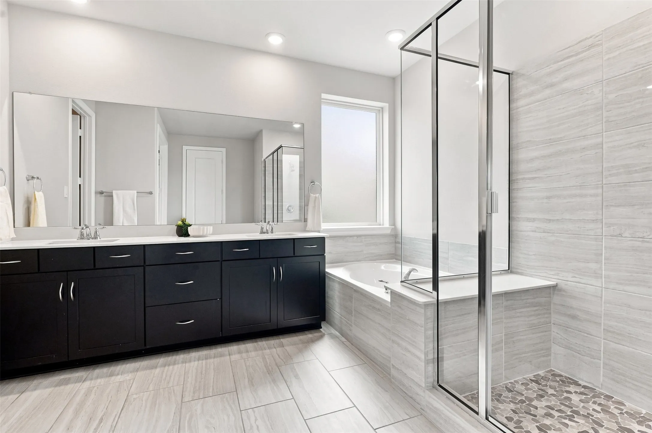 Single Family Residence For Sale in Collin County , 2370 Canary Grass Lane, Prosper, Texas 75078, 4 Bedroom, 4 Bathroom, 2 Garage spaces, 2,870 Sqft, built in 2019, mls#21354785, Real Estate Agent in Prosper, Homes For Sale in Collin county, Homes For Sale in Prosper, Realtor in Prosper Texas, Real Estate Brokerage Independent Realty Texas, Luminita Cordes Realtor
