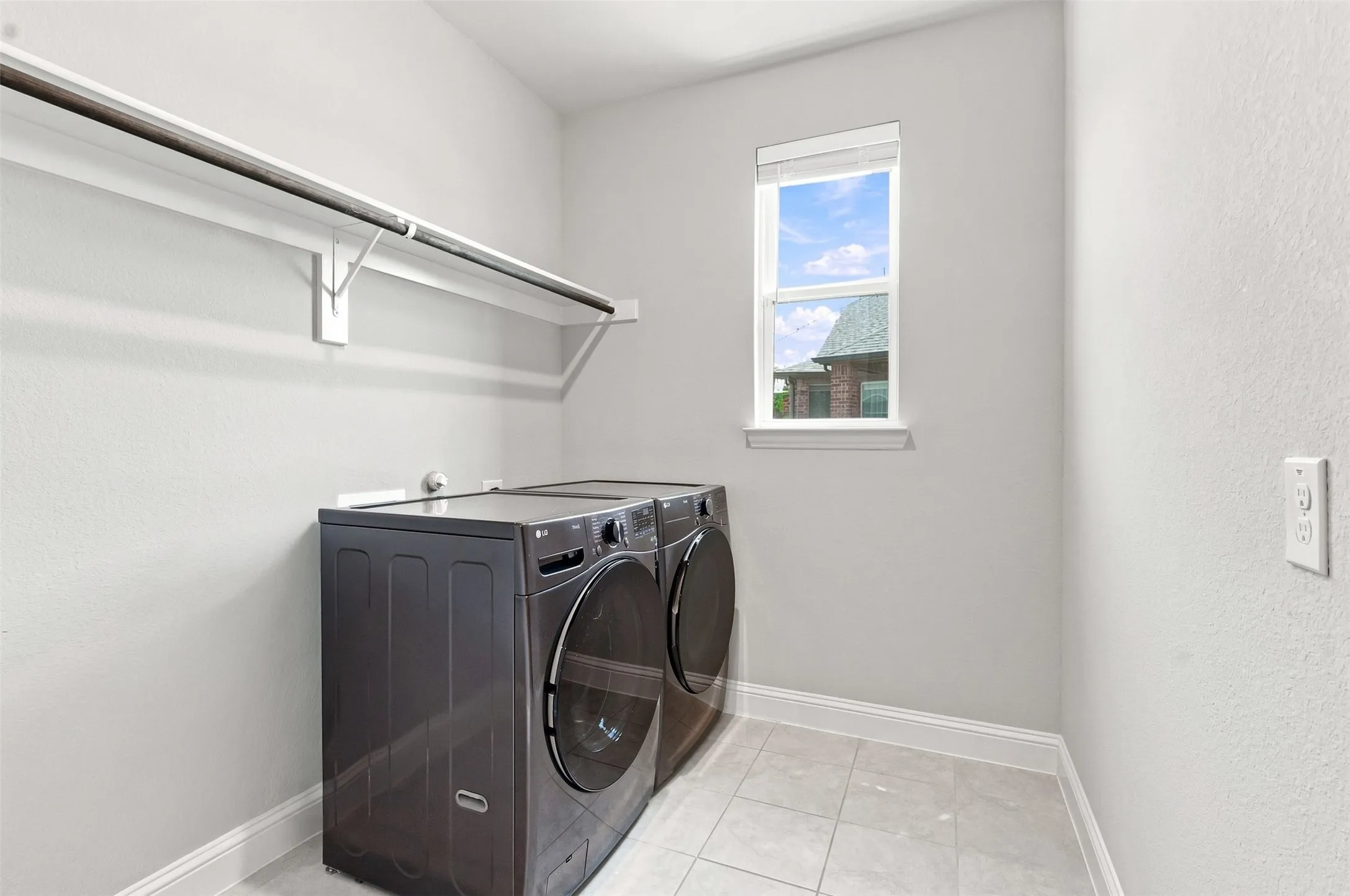 Single Family Residence For Sale in Collin County , 2370 Canary Grass Lane, Prosper, Texas 75078, 4 Bedroom, 4 Bathroom, 2 Garage spaces, 2,870 Sqft, built in 2019, mls#21354785, Real Estate Agent in Prosper, Homes For Sale in Collin county, Homes For Sale in Prosper, Realtor in Prosper Texas, Real Estate Brokerage Independent Realty Texas, Luminita Cordes Realtor