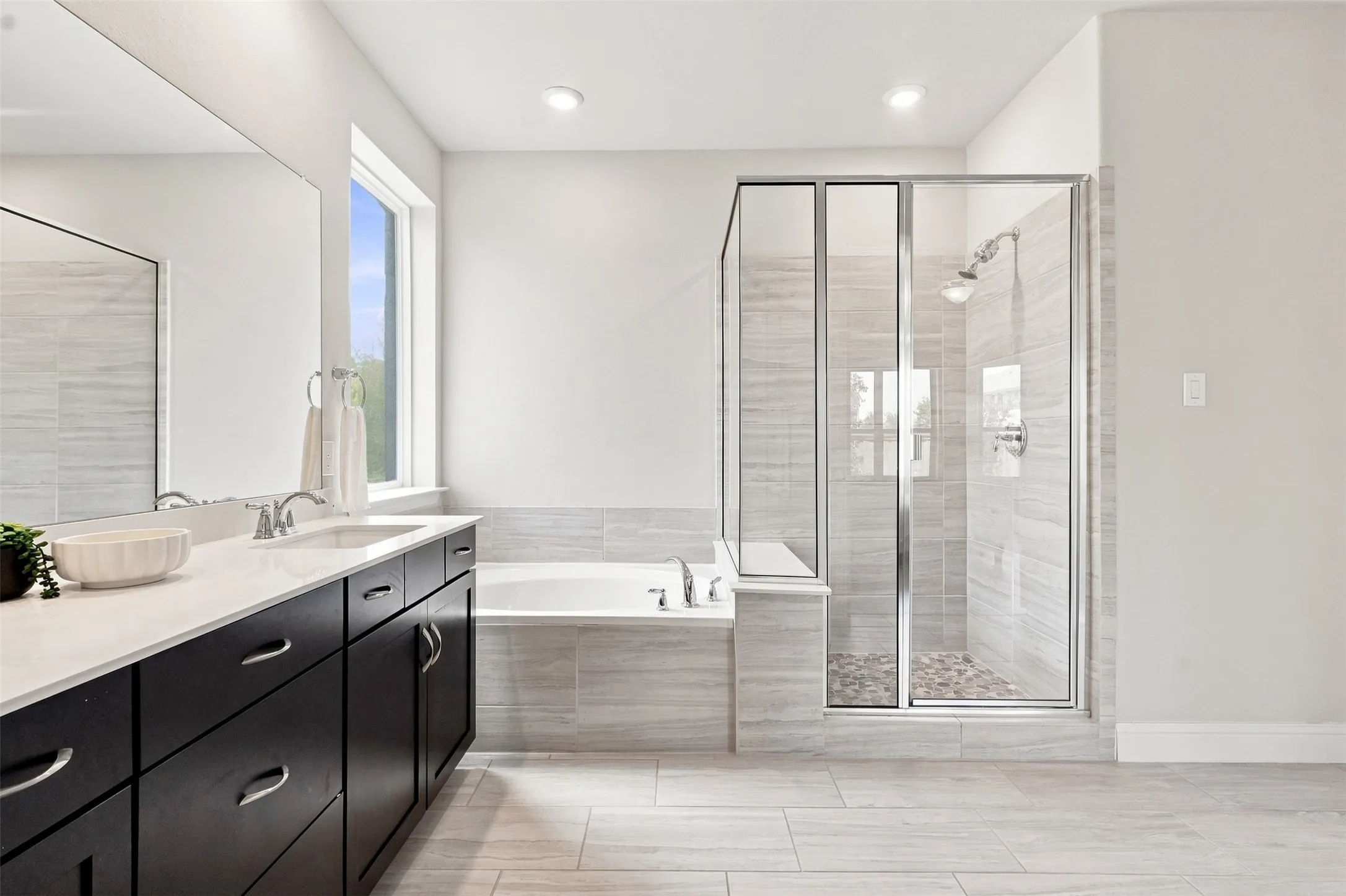 Single Family Residence For Sale in Collin County , 2370 Canary Grass Lane, Prosper, Texas 75078, 4 Bedroom, 4 Bathroom, 2 Garage spaces, 2,870 Sqft, built in 2019, mls#21354785, Real Estate Agent in Prosper, Homes For Sale in Collin county, Homes For Sale in Prosper, Realtor in Prosper Texas, Real Estate Brokerage Independent Realty Texas, Luminita Cordes Realtor