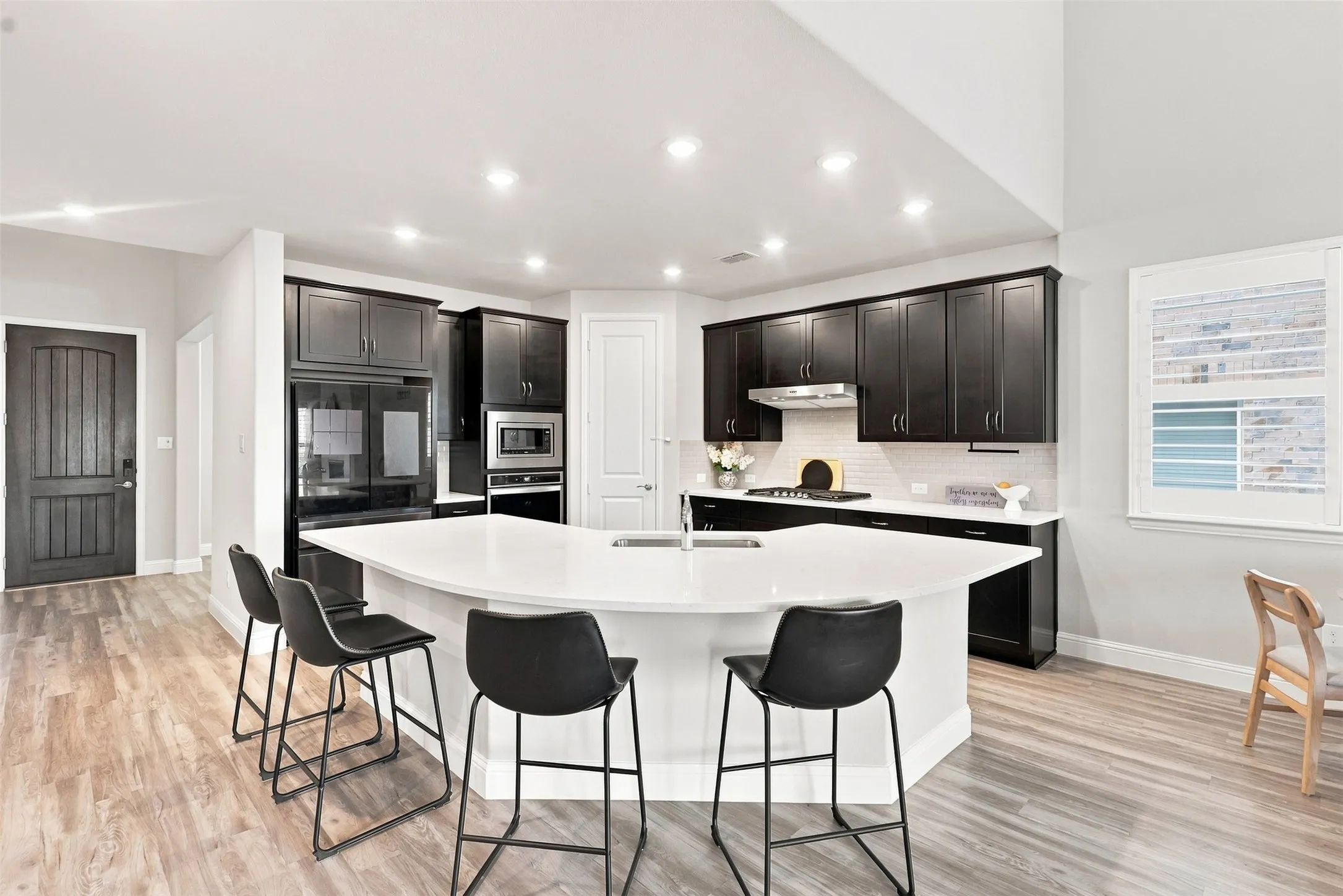 Single Family Residence For Sale in Collin County , 2370 Canary Grass Lane, Prosper, Texas 75078, 4 Bedroom, 4 Bathroom, 2 Garage spaces, 2,870 Sqft, built in 2019, mls#21354785, Real Estate Agent in Prosper, Homes For Sale in Collin county, Homes For Sale in Prosper, Realtor in Prosper Texas, Real Estate Brokerage Independent Realty Texas, Luminita Cordes Realtor