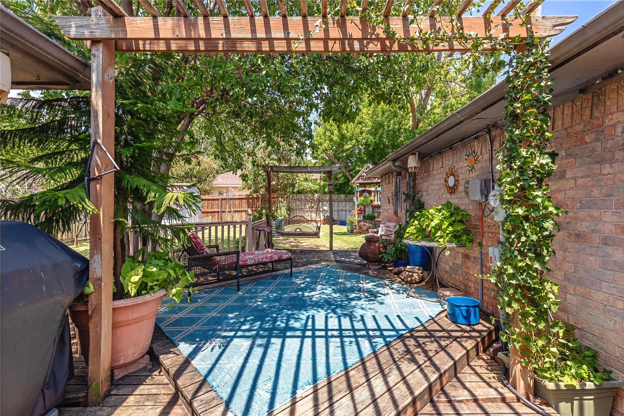Single Family Residence For Sale in Tarrant County , 7133 Starnes Road, North Richland Hills, Texas 76182, 4 Bedroom, 2 Bathroom, 2 Garage spaces, 2,463 Sqft, built in 1987, mls#21354969, Real Estate Agent in North Richland Hills, Homes For Sale in Tarrant county, Homes For Sale in North Richland Hills, Realtor in North Richland Hills Texas, Real Estate Brokerage Independent Realty Texas, Luminita Cordes Realtor