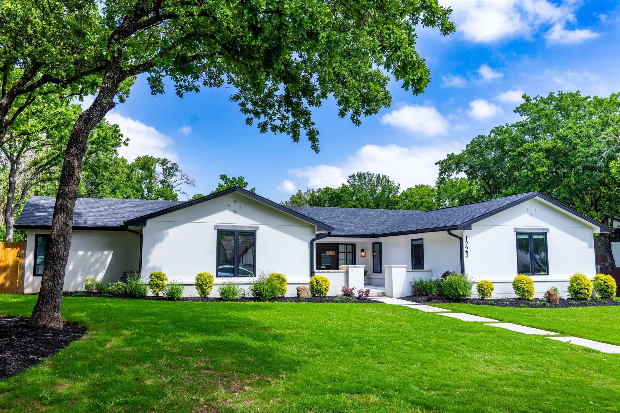 Single Family Residence For Rent in Tarrant County , 1223 Ridgewood Circle, Southlake, Texas 76092, 4 Bedroom, 4 Bathroom, 2 Garage spaces, 3,200 Sqft, built in 2023, mls#21355002, Real Estate Agent in Southlake, Homes For Rent in Tarrant county, Homes For Rent in Southlake, Realtor in Southlake Texas, Real Estate Brokerage Independent Realty Texas, Luminita Cordes Realtor