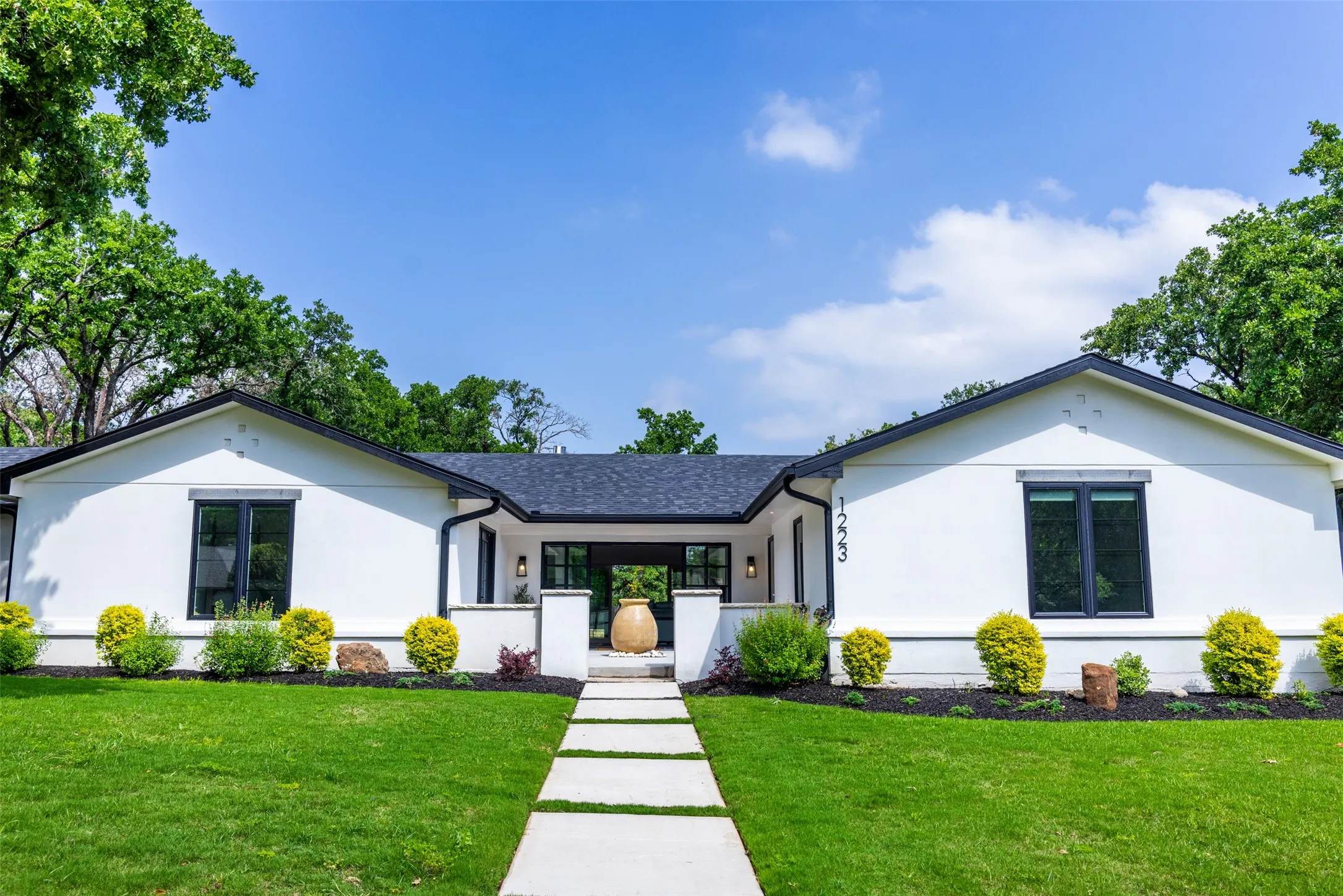 Single Family Residence For Rent in Tarrant County , 1223 Ridgewood Circle, Southlake, Texas 76092, 4 Bedroom, 4 Bathroom, 2 Garage spaces, 3,200 Sqft, built in 2023, mls#21355002, Real Estate Agent in Southlake, Homes For Rent in Tarrant county, Homes For Rent in Southlake, Realtor in Southlake Texas, Real Estate Brokerage Independent Realty Texas, Luminita Cordes Realtor