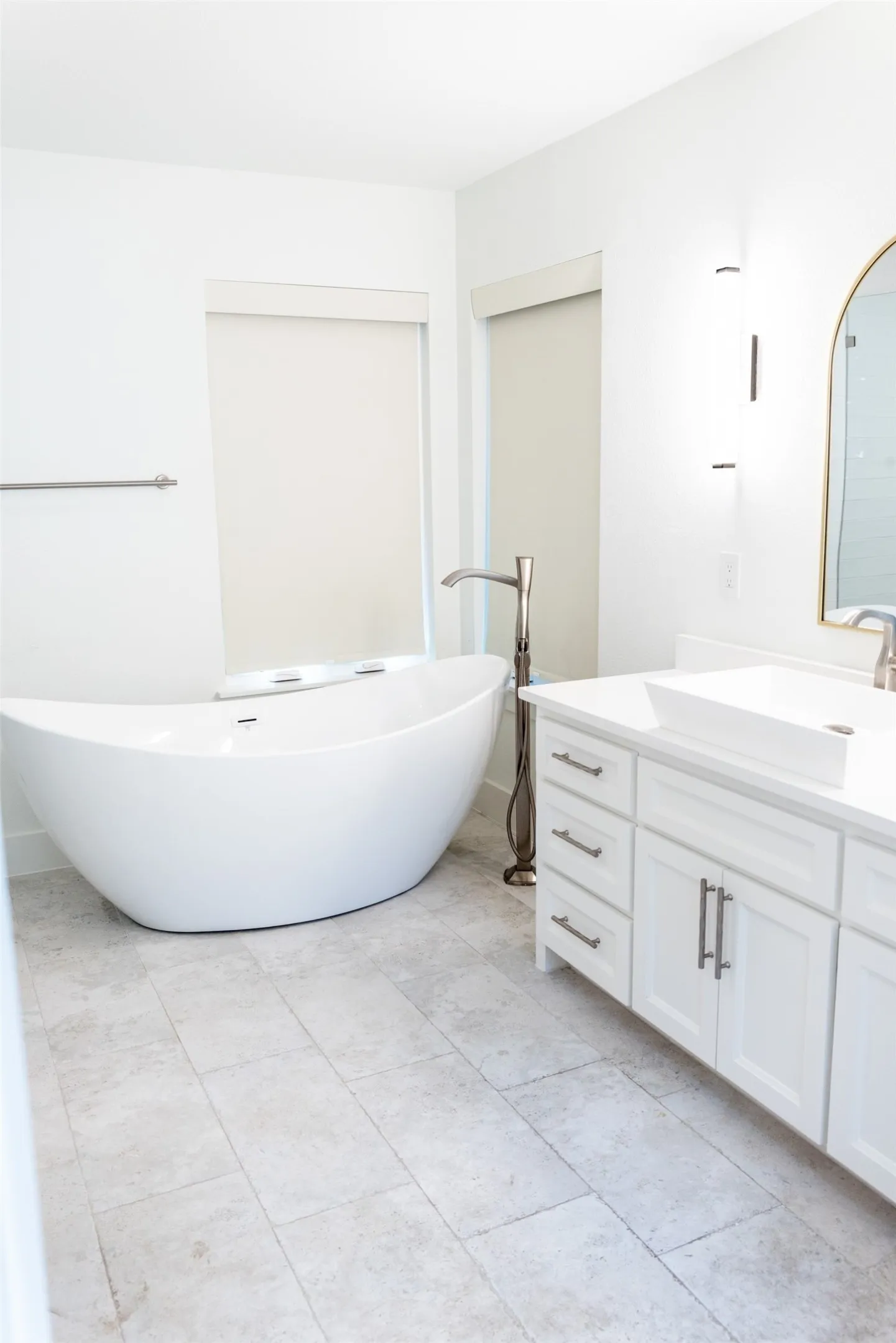 Single Family Residence For Rent in Tarrant County , 1223 Ridgewood Circle, Southlake, Texas 76092, 4 Bedroom, 4 Bathroom, 2 Garage spaces, 3,200 Sqft, built in 2023, mls#21355002, Real Estate Agent in Southlake, Homes For Rent in Tarrant county, Homes For Rent in Southlake, Realtor in Southlake Texas, Real Estate Brokerage Independent Realty Texas, Luminita Cordes Realtor