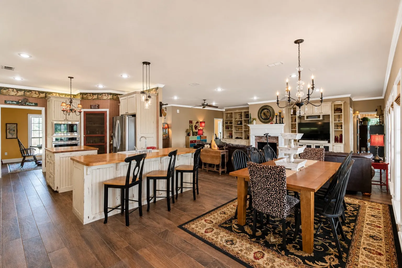 Farm For Sale in Smith County , 22710 CR 121, Bullard, Texas 75757, 3 Bedroom, 3 Bathroom, 2 Garage spaces, 2,877 Sqft, built in 2004, mls#21347063, Real Estate Agent in Bullard, Homes For Sale in Smith county, Homes For Sale in Bullard, Realtor in Bullard Texas, Real Estate Brokerage Independent Realty Texas, Luminita Cordes Realtor