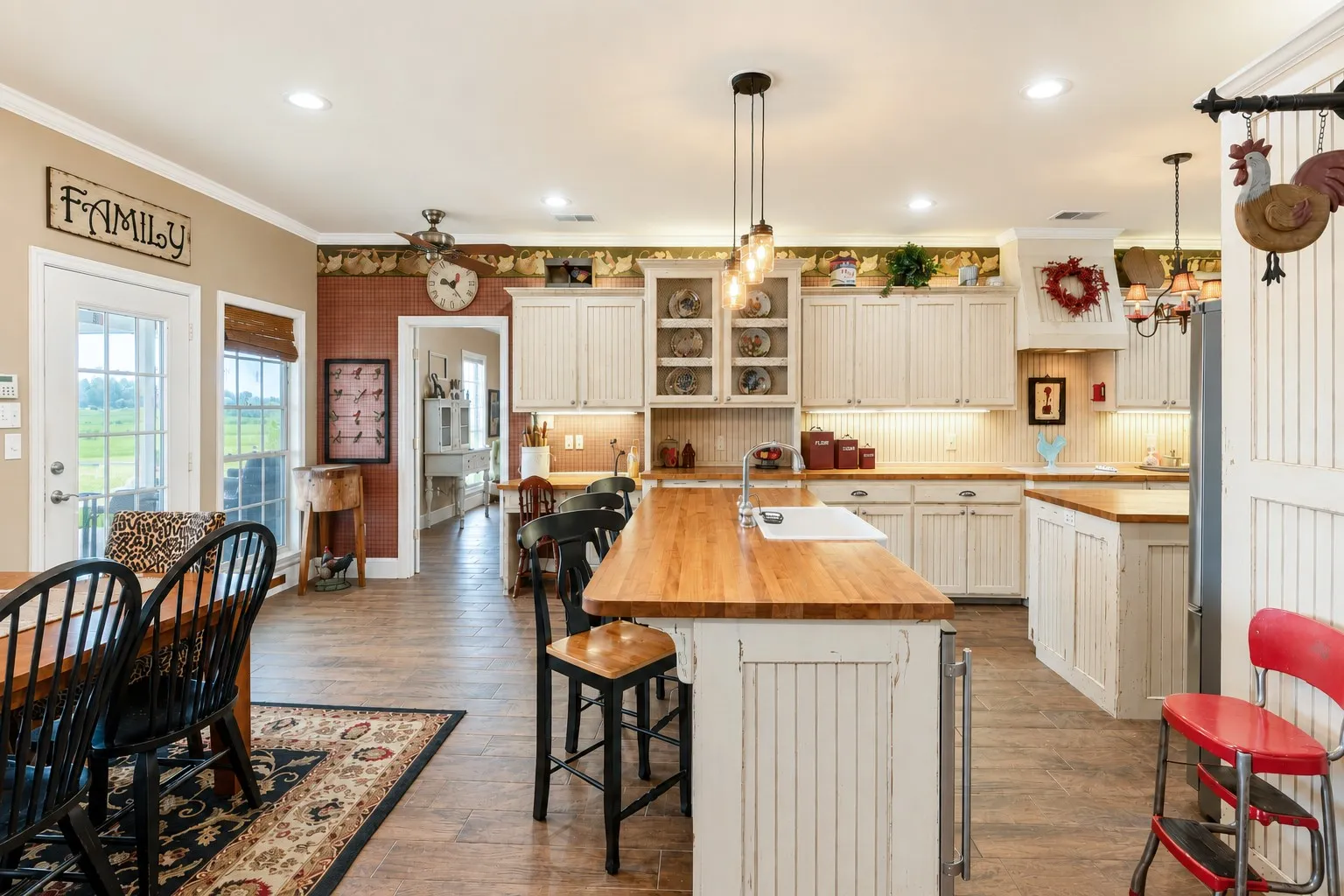 Farm For Sale in Smith County , 22710 CR 121, Bullard, Texas 75757, 3 Bedroom, 3 Bathroom, 2 Garage spaces, 2,877 Sqft, built in 2004, mls#21347063, Real Estate Agent in Bullard, Homes For Sale in Smith county, Homes For Sale in Bullard, Realtor in Bullard Texas, Real Estate Brokerage Independent Realty Texas, Luminita Cordes Realtor