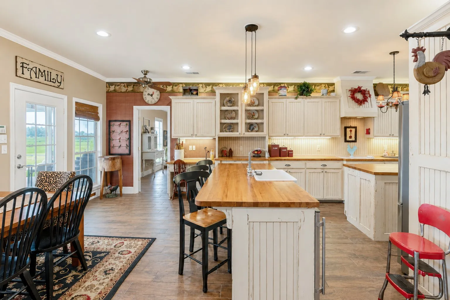 Farm For Sale in Smith County , 22710 CR 121, Bullard, Texas 75757, 3 Bedroom, 3 Bathroom, 2 Garage spaces, 2,877 Sqft, built in 2004, mls#21347063, Real Estate Agent in Bullard, Homes For Sale in Smith county, Homes For Sale in Bullard, Realtor in Bullard Texas, Real Estate Brokerage Independent Realty Texas, Luminita Cordes Realtor
