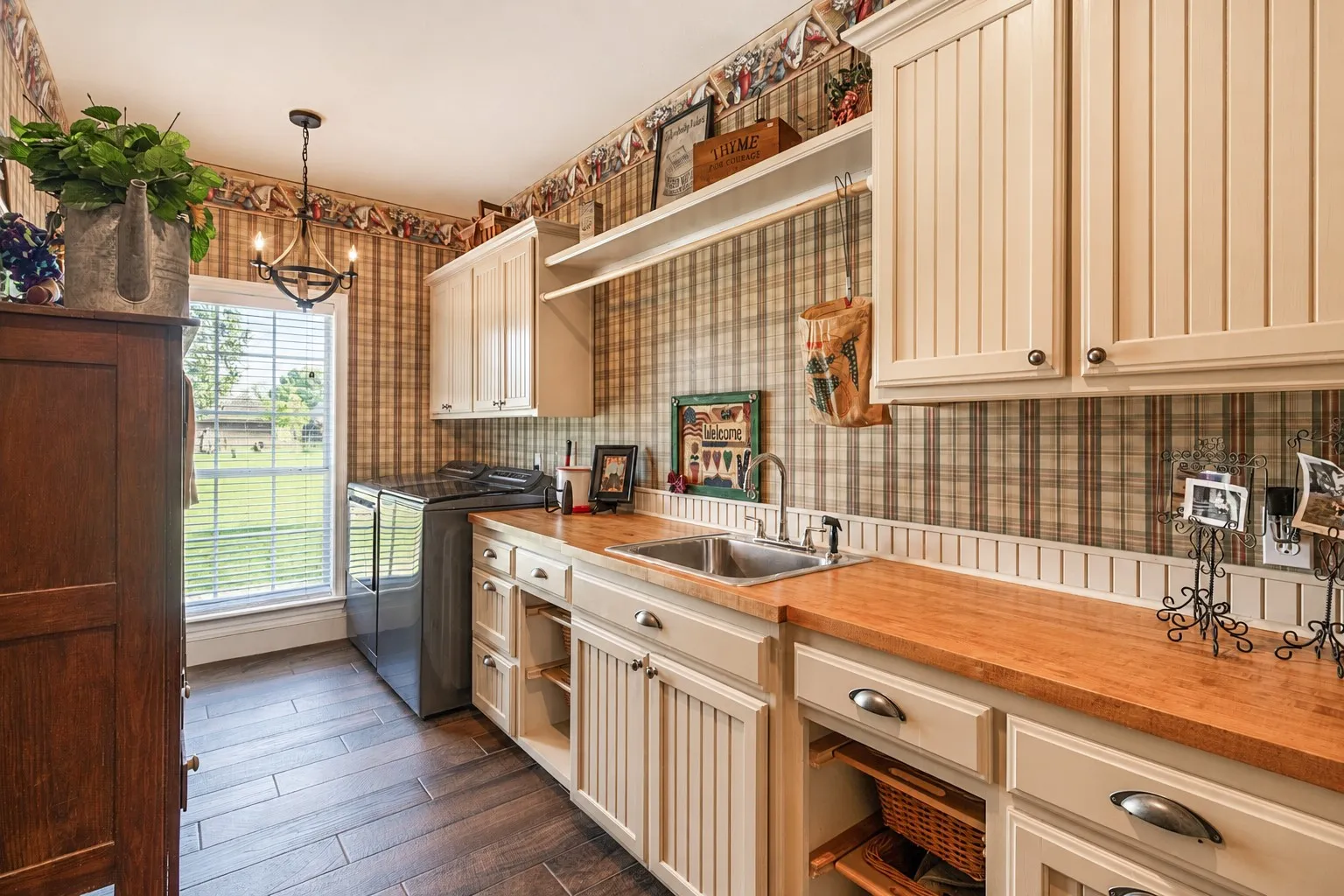 Farm For Sale in Smith County , 22710 CR 121, Bullard, Texas 75757, 3 Bedroom, 3 Bathroom, 2 Garage spaces, 2,877 Sqft, built in 2004, mls#21347063, Real Estate Agent in Bullard, Homes For Sale in Smith county, Homes For Sale in Bullard, Realtor in Bullard Texas, Real Estate Brokerage Independent Realty Texas, Luminita Cordes Realtor