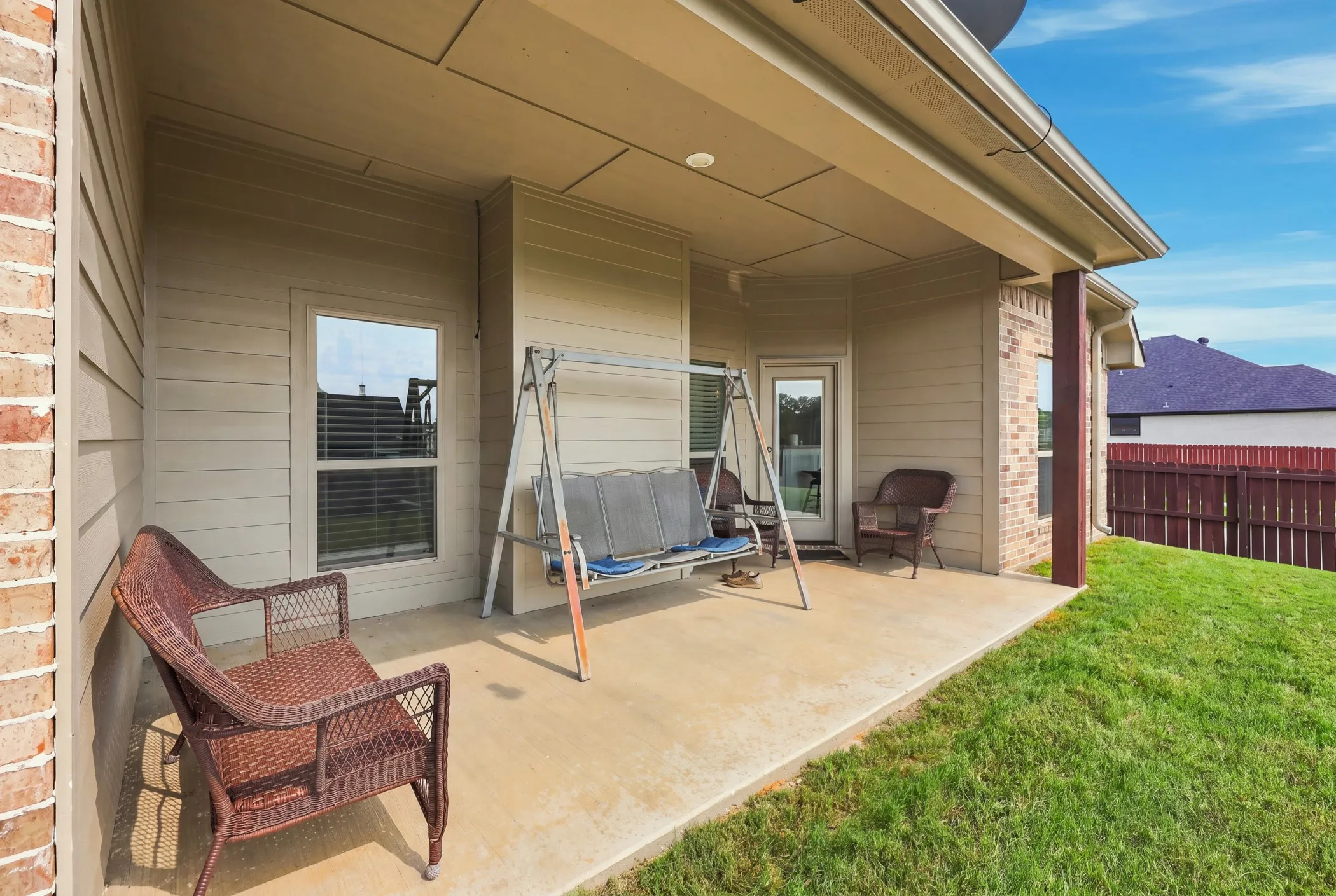 Single Family Residence For Sale in Smith County , 11334 Windsor Park Drive, Tyler, Texas 75709, 4 Bedroom, 2 Bathroom, 2 Garage spaces, 1,800 Sqft, built in 2020, mls#21355012, Real Estate Agent in Tyler, Homes For Sale in Smith county, Homes For Sale in Tyler, Realtor in Tyler Texas, Real Estate Brokerage Independent Realty Texas, Luminita Cordes Realtor