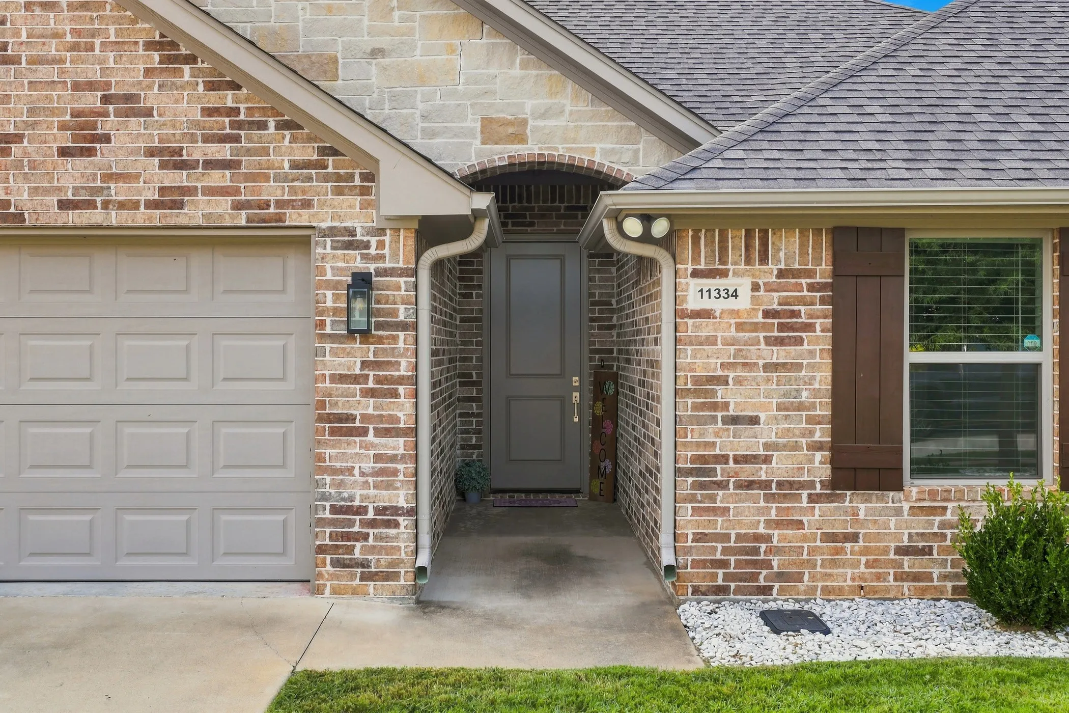 Single Family Residence For Sale in Smith County , 11334 Windsor Park Drive, Tyler, Texas 75709, 4 Bedroom, 2 Bathroom, 2 Garage spaces, 1,800 Sqft, built in 2020, mls#21355012, Real Estate Agent in Tyler, Homes For Sale in Smith county, Homes For Sale in Tyler, Realtor in Tyler Texas, Real Estate Brokerage Independent Realty Texas, Luminita Cordes Realtor