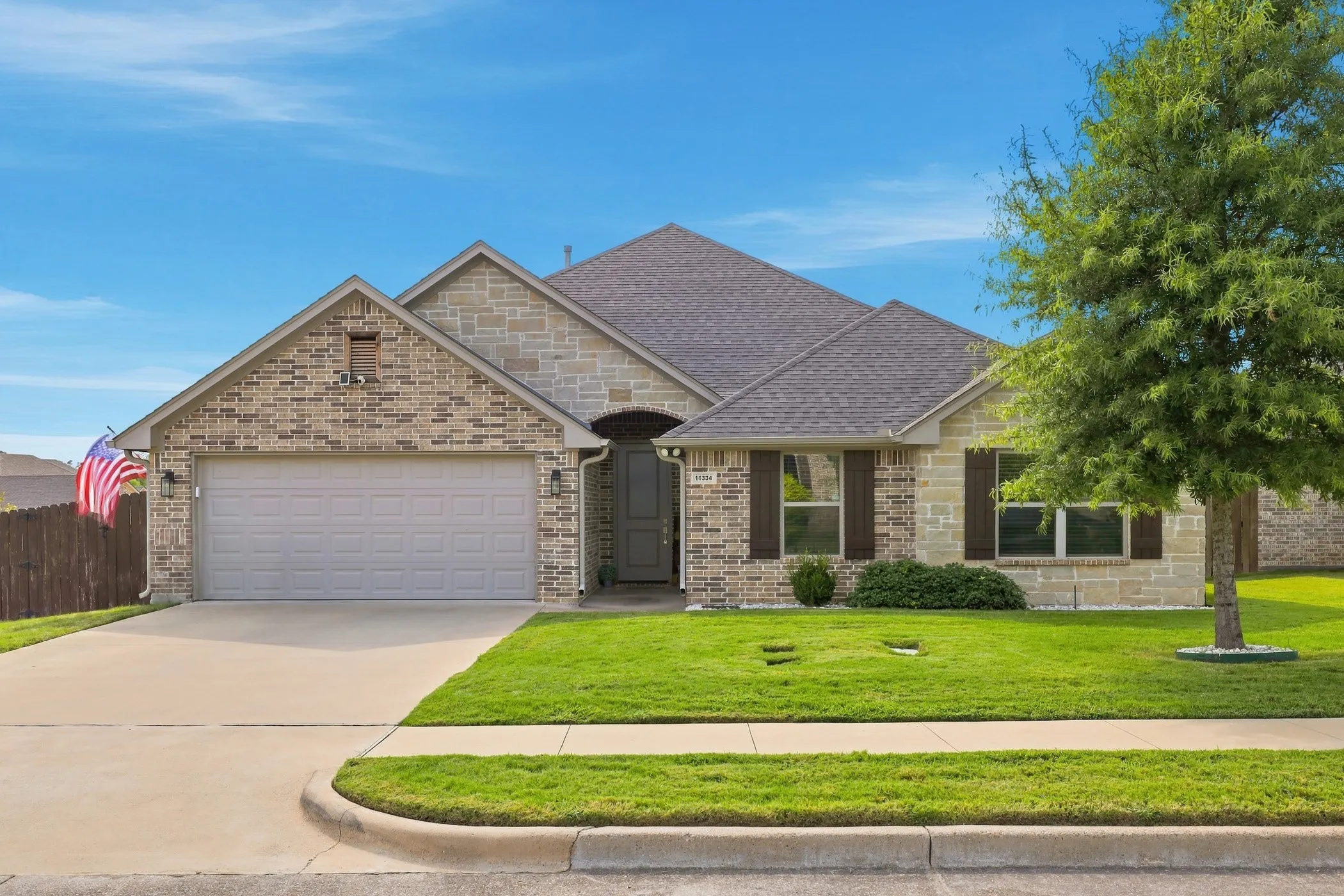 Single Family Residence For Sale in Smith County , 11334 Windsor Park Drive, Tyler, Texas 75709, 4 Bedroom, 2 Bathroom, 2 Garage spaces, 1,800 Sqft, built in 2020, mls#21355012, Real Estate Agent in Tyler, Homes For Sale in Smith county, Homes For Sale in Tyler, Realtor in Tyler Texas, Real Estate Brokerage Independent Realty Texas, Luminita Cordes Realtor
