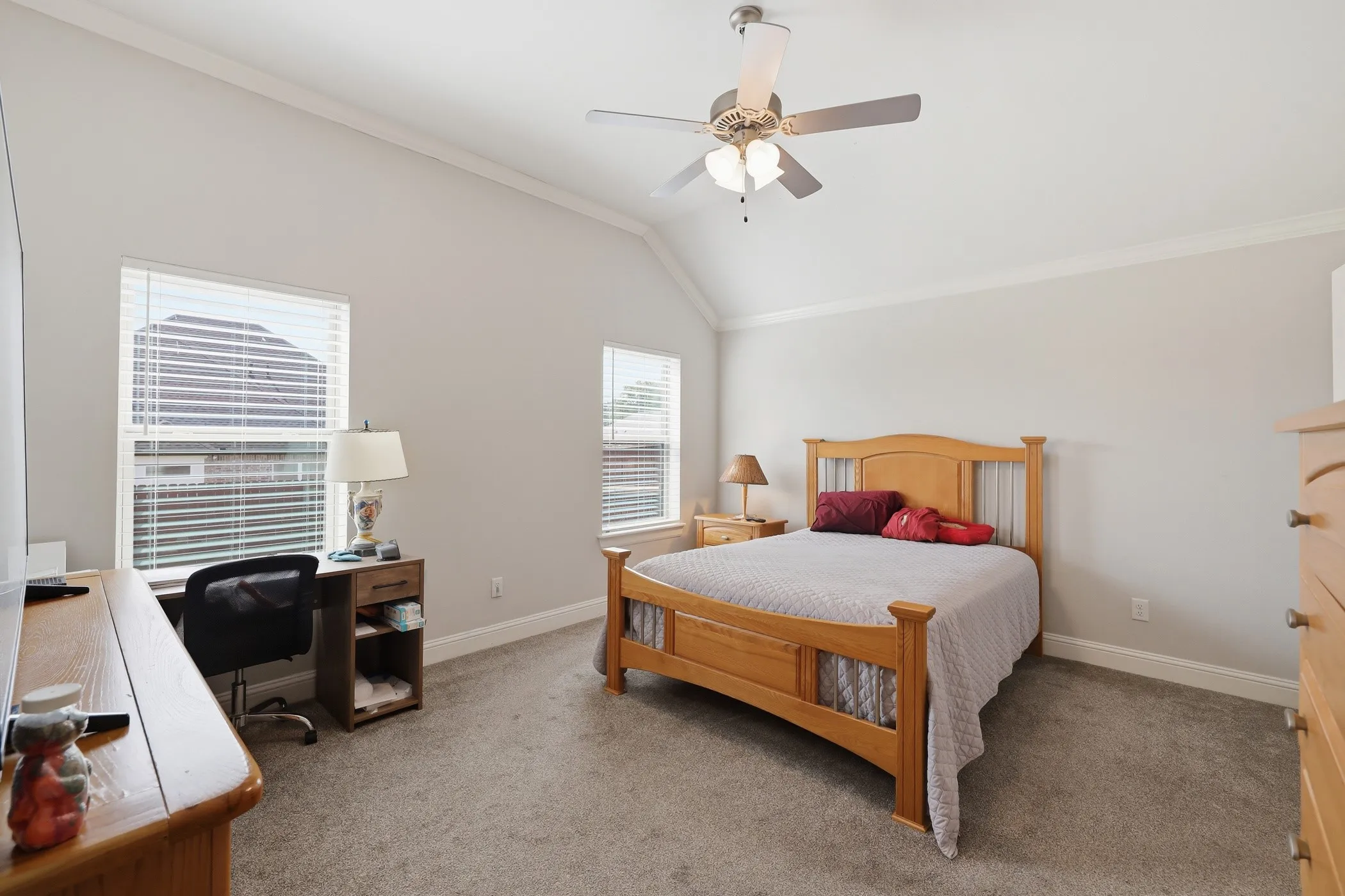 Single Family Residence For Sale in Smith County , 11334 Windsor Park Drive, Tyler, Texas 75709, 4 Bedroom, 2 Bathroom, 2 Garage spaces, 1,800 Sqft, built in 2020, mls#21355012, Real Estate Agent in Tyler, Homes For Sale in Smith county, Homes For Sale in Tyler, Realtor in Tyler Texas, Real Estate Brokerage Independent Realty Texas, Luminita Cordes Realtor
