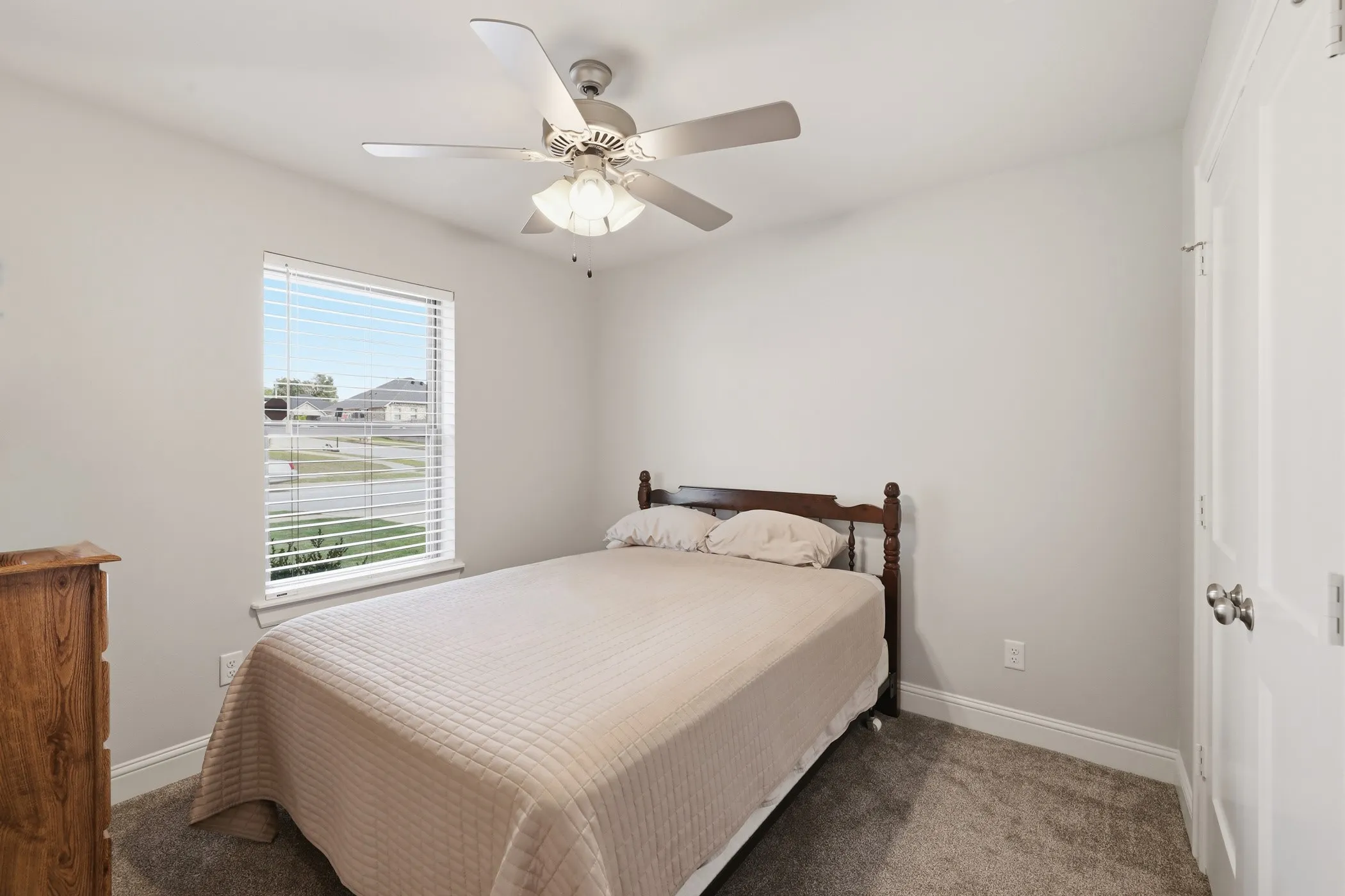 Single Family Residence For Sale in Smith County , 11334 Windsor Park Drive, Tyler, Texas 75709, 4 Bedroom, 2 Bathroom, 2 Garage spaces, 1,800 Sqft, built in 2020, mls#21355012, Real Estate Agent in Tyler, Homes For Sale in Smith county, Homes For Sale in Tyler, Realtor in Tyler Texas, Real Estate Brokerage Independent Realty Texas, Luminita Cordes Realtor