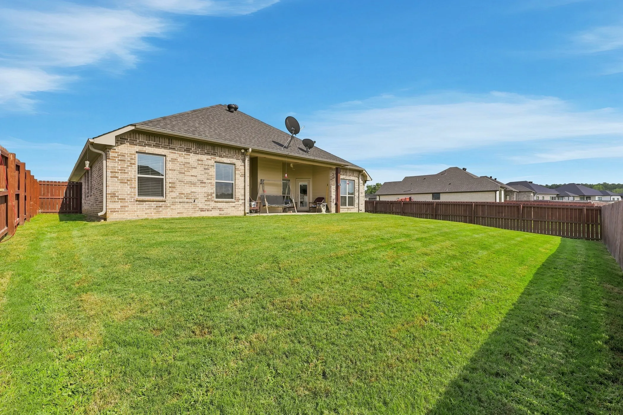 Single Family Residence For Sale in Smith County , 11334 Windsor Park Drive, Tyler, Texas 75709, 4 Bedroom, 2 Bathroom, 2 Garage spaces, 1,800 Sqft, built in 2020, mls#21355012, Real Estate Agent in Tyler, Homes For Sale in Smith county, Homes For Sale in Tyler, Realtor in Tyler Texas, Real Estate Brokerage Independent Realty Texas, Luminita Cordes Realtor