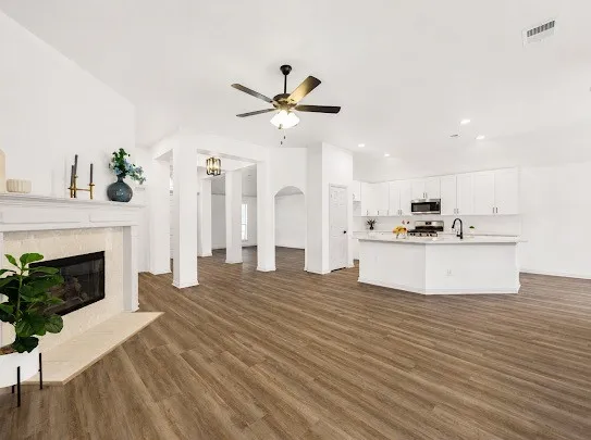 Single Family Residence For Sale in Dallas County , 2606 Brittany Drive, Rowlett, Texas 75088, 4 Bedroom, 2 Bathroom, 2 Garage spaces, 2,151 Sqft, built in 1998, mls#21354879, Real Estate Agent in Rowlett, Homes For Sale in Dallas county, Homes For Sale in Rowlett, Realtor in Rowlett Texas, Real Estate Brokerage Independent Realty Texas, Luminita Cordes Realtor