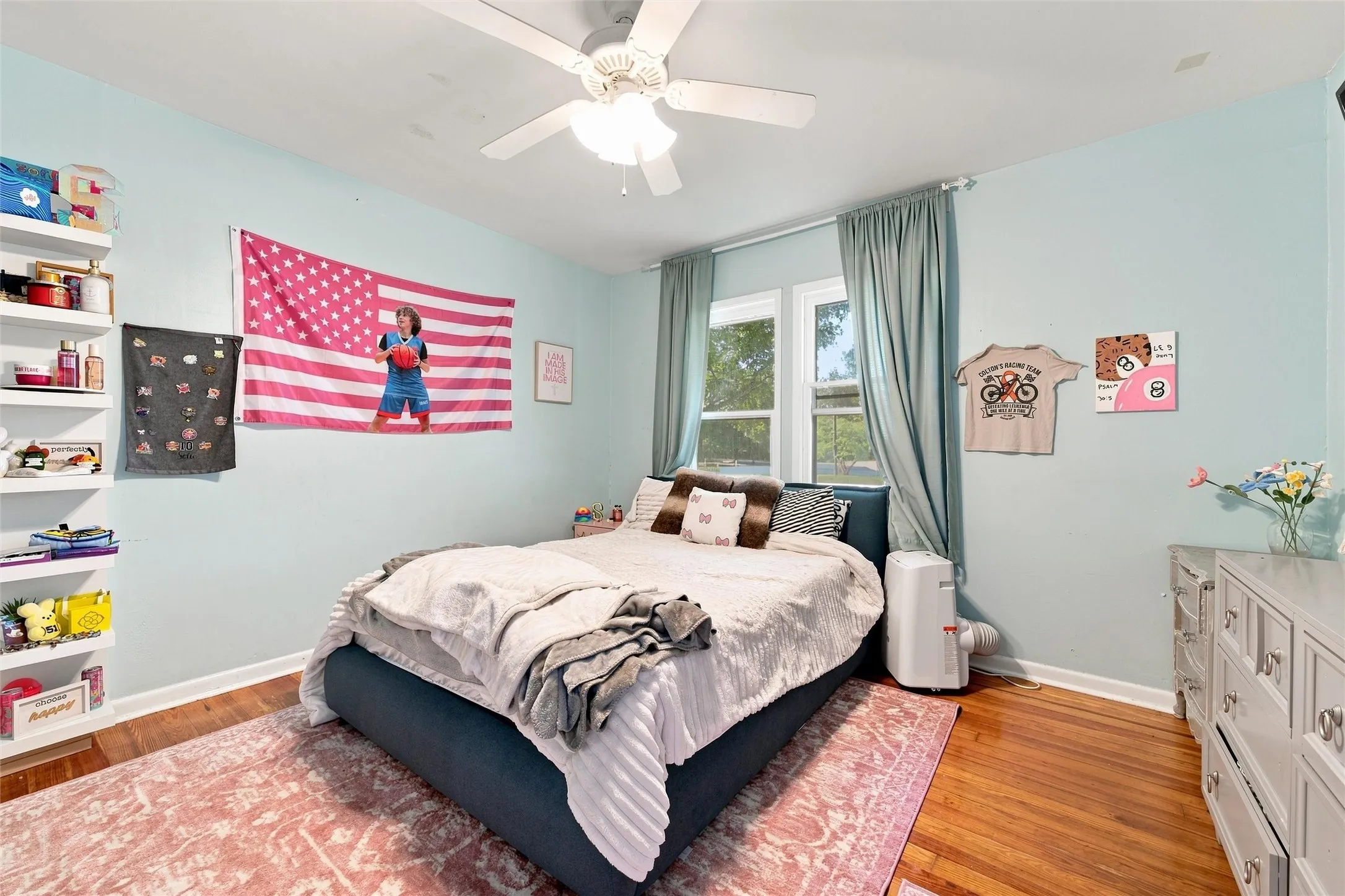 Single Family Residence For Sale in Mc Lennan County , 200 N Bordon Street, Lorena, Texas 76655, 4 Bedroom, 3 Bathroom, 1 Garage spaces, 2,110 Sqft, built in 1922, mls#21355014, Real Estate Agent in Lorena, Homes For Sale in Mc Lennan county, Homes For Sale in Lorena, Realtor in Lorena Texas, Real Estate Brokerage Independent Realty Texas, Luminita Cordes Realtor
