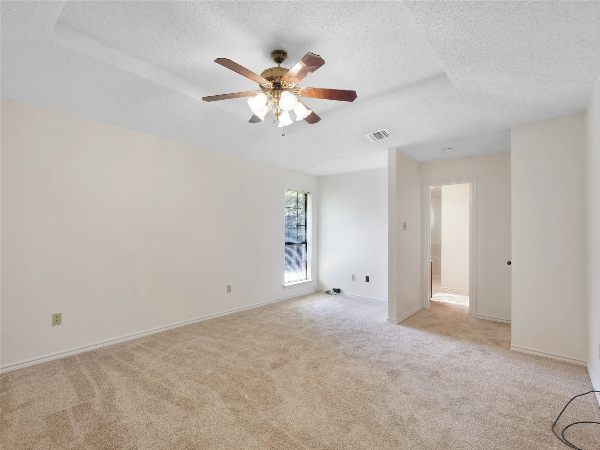 Single Family Residence For Sale in Dallas County , 3706 Queenswood Lane, Garland, Texas 75040, 4 Bedroom, 2 Bathroom, 2 Garage spaces, 2,529 Sqft, built in 1986, mls#21354991, Real Estate Agent in Garland, Homes For Sale in Dallas county, Homes For Sale in Garland, Realtor in Garland Texas, Real Estate Brokerage Independent Realty Texas, Luminita Cordes Realtor