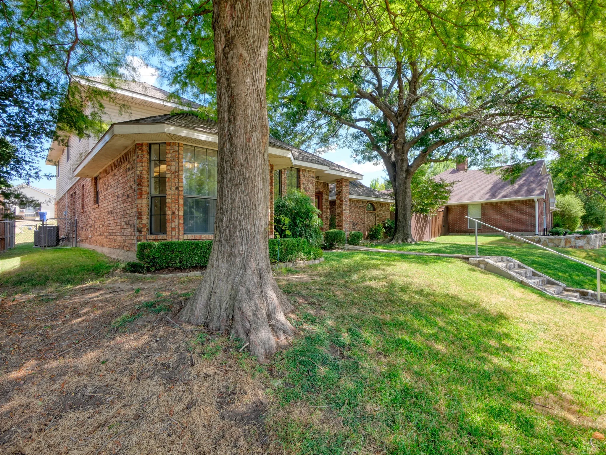 Single Family Residence For Sale in Dallas County , 3706 Queenswood Lane, Garland, Texas 75040, 4 Bedroom, 2 Bathroom, 2 Garage spaces, 2,529 Sqft, built in 1986, mls#21354991, Real Estate Agent in Garland, Homes For Sale in Dallas county, Homes For Sale in Garland, Realtor in Garland Texas, Real Estate Brokerage Independent Realty Texas, Luminita Cordes Realtor