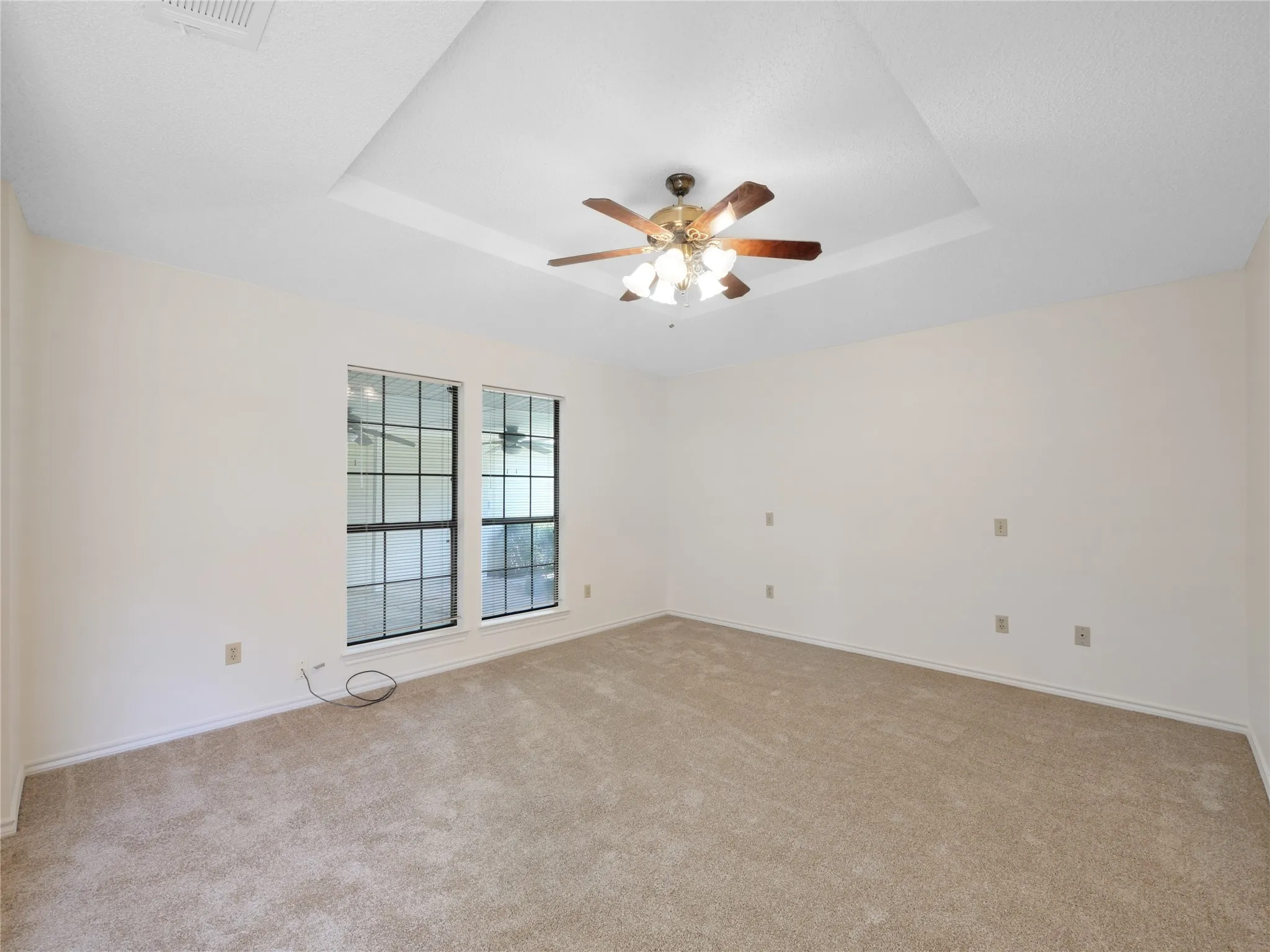Single Family Residence For Sale in Dallas County , 3706 Queenswood Lane, Garland, Texas 75040, 4 Bedroom, 2 Bathroom, 2 Garage spaces, 2,529 Sqft, built in 1986, mls#21354991, Real Estate Agent in Garland, Homes For Sale in Dallas county, Homes For Sale in Garland, Realtor in Garland Texas, Real Estate Brokerage Independent Realty Texas, Luminita Cordes Realtor