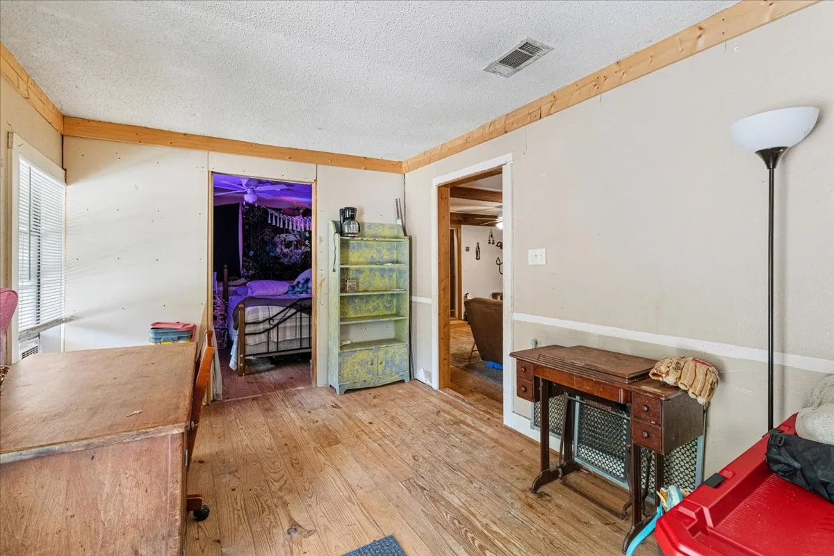 Single Family Residence For Sale in Navarro County , 9828 Fm 709 S, Purdon, Texas 76679, 4 Bedroom, 2 Bathroom, Garage spaces, 2,788 Sqft, built in 1980, mls#21355026, Real Estate Agent in Purdon, Homes For Sale in Navarro county, Homes For Sale in Purdon, Realtor in Purdon Texas, Real Estate Brokerage Independent Realty Texas, Luminita Cordes Realtor