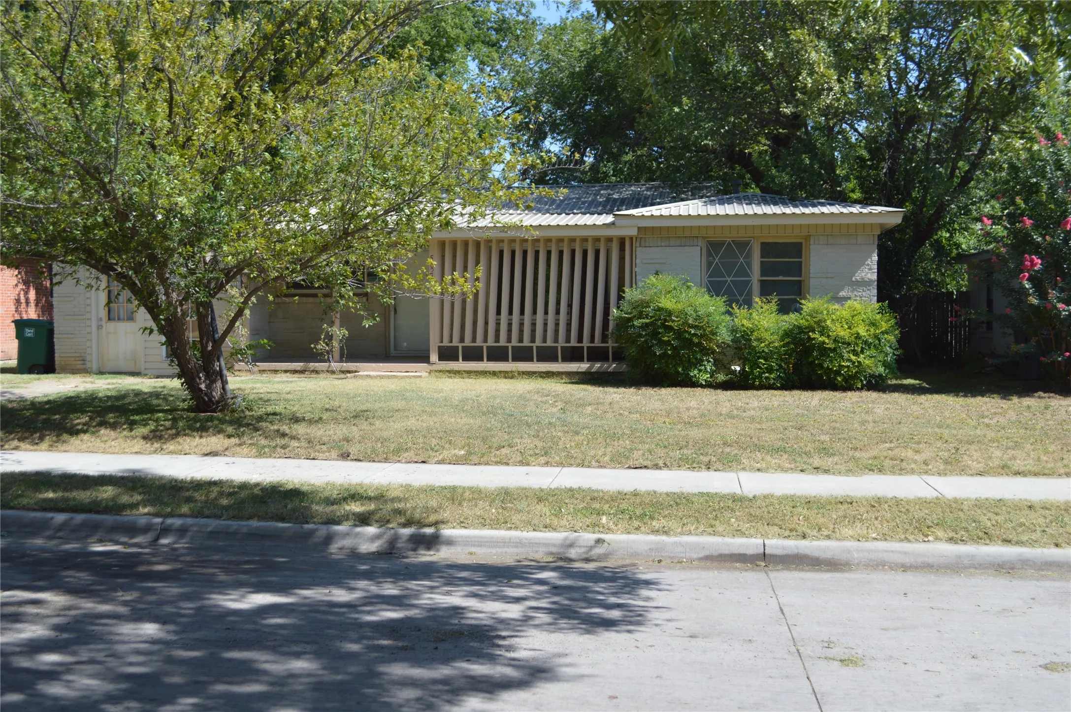 Single Family Residence For Sale in Tarrant County , 5624 Volder Drive, Fort Worth, Texas 76114, 3 Bedroom, 1 Bathroom, Garage spaces, 1,486 Sqft, built in 1954, mls#21355000, Real Estate Agent in Fort Worth, Homes For Sale in Tarrant county, Homes For Sale in Fort Worth, Realtor in Fort Worth Texas, Real Estate Brokerage Independent Realty Texas, Luminita Cordes Realtor