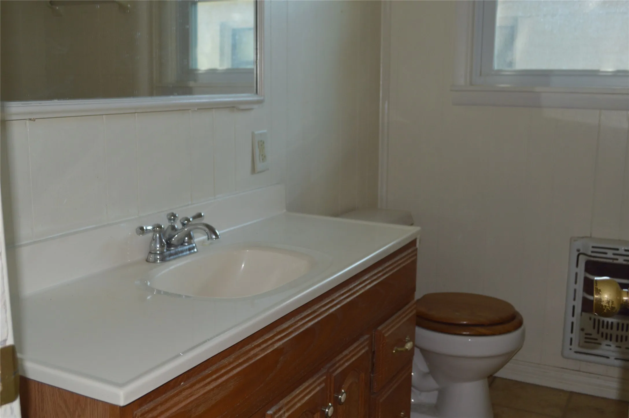Single Family Residence For Sale in Tarrant County , 5624 Volder Drive, Fort Worth, Texas 76114, 3 Bedroom, 1 Bathroom, Garage spaces, 1,486 Sqft, built in 1954, mls#21355000, Real Estate Agent in Fort Worth, Homes For Sale in Tarrant county, Homes For Sale in Fort Worth, Realtor in Fort Worth Texas, Real Estate Brokerage Independent Realty Texas, Luminita Cordes Realtor
