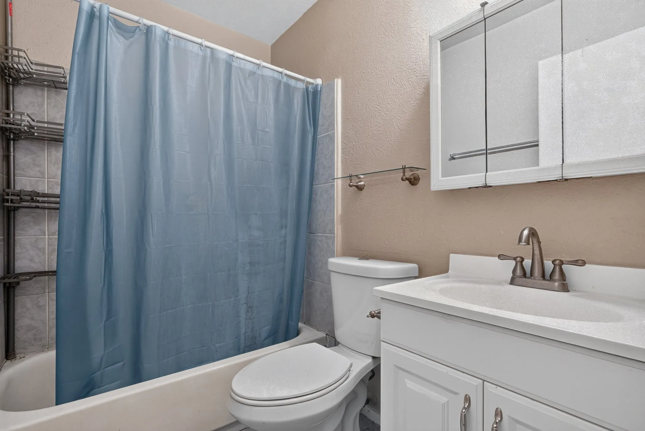 Single Family Residence For Sale in Dallas County , 1817 Millwick Street, Garland, Texas 75044, 4 Bedroom, 2 Bathroom, Garage spaces, 1,376 Sqft, built in 1971, mls#21344504, Real Estate Agent in Garland, Homes For Sale in Dallas county, Homes For Sale in Garland, Realtor in Garland Texas, Real Estate Brokerage Independent Realty Texas, Luminita Cordes Realtor