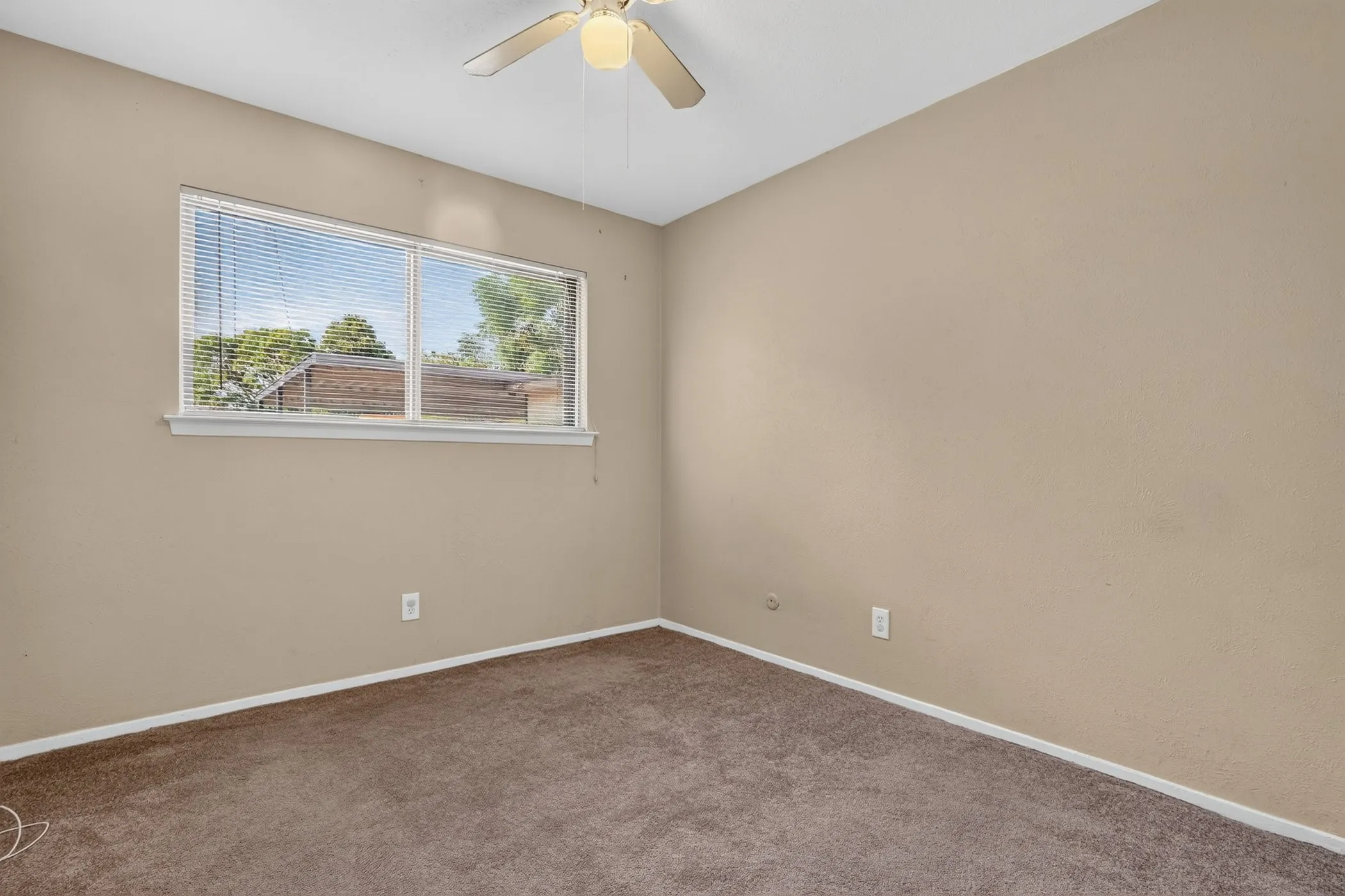 Single Family Residence For Sale in Dallas County , 1817 Millwick Street, Garland, Texas 75044, 4 Bedroom, 2 Bathroom, Garage spaces, 1,376 Sqft, built in 1971, mls#21344504, Real Estate Agent in Garland, Homes For Sale in Dallas county, Homes For Sale in Garland, Realtor in Garland Texas, Real Estate Brokerage Independent Realty Texas, Luminita Cordes Realtor