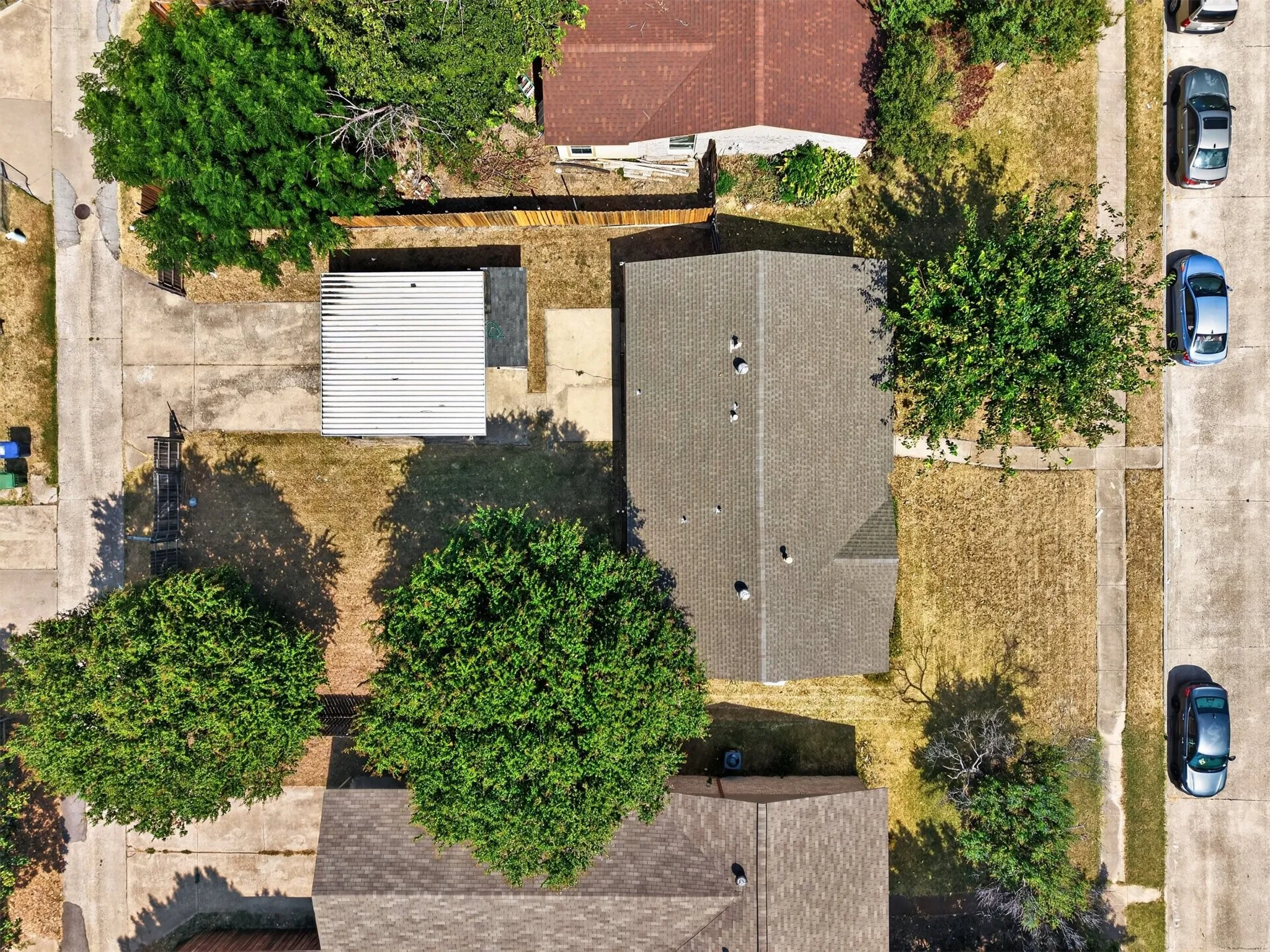 Single Family Residence For Sale in Dallas County , 1817 Millwick Street, Garland, Texas 75044, 4 Bedroom, 2 Bathroom, Garage spaces, 1,376 Sqft, built in 1971, mls#21344504, Real Estate Agent in Garland, Homes For Sale in Dallas county, Homes For Sale in Garland, Realtor in Garland Texas, Real Estate Brokerage Independent Realty Texas, Luminita Cordes Realtor
