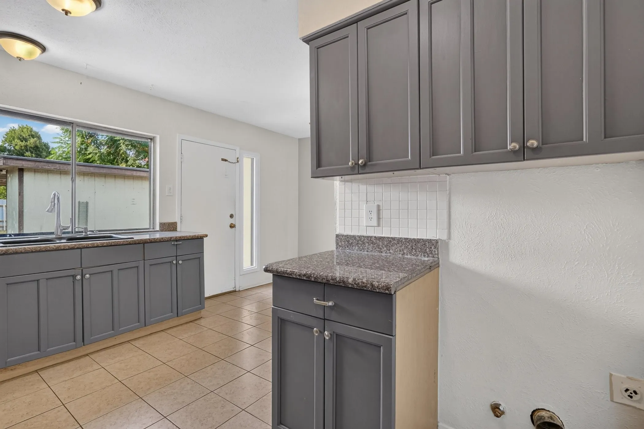 Single Family Residence For Sale in Dallas County , 1817 Millwick Street, Garland, Texas 75044, 4 Bedroom, 2 Bathroom, Garage spaces, 1,376 Sqft, built in 1971, mls#21344504, Real Estate Agent in Garland, Homes For Sale in Dallas county, Homes For Sale in Garland, Realtor in Garland Texas, Real Estate Brokerage Independent Realty Texas, Luminita Cordes Realtor