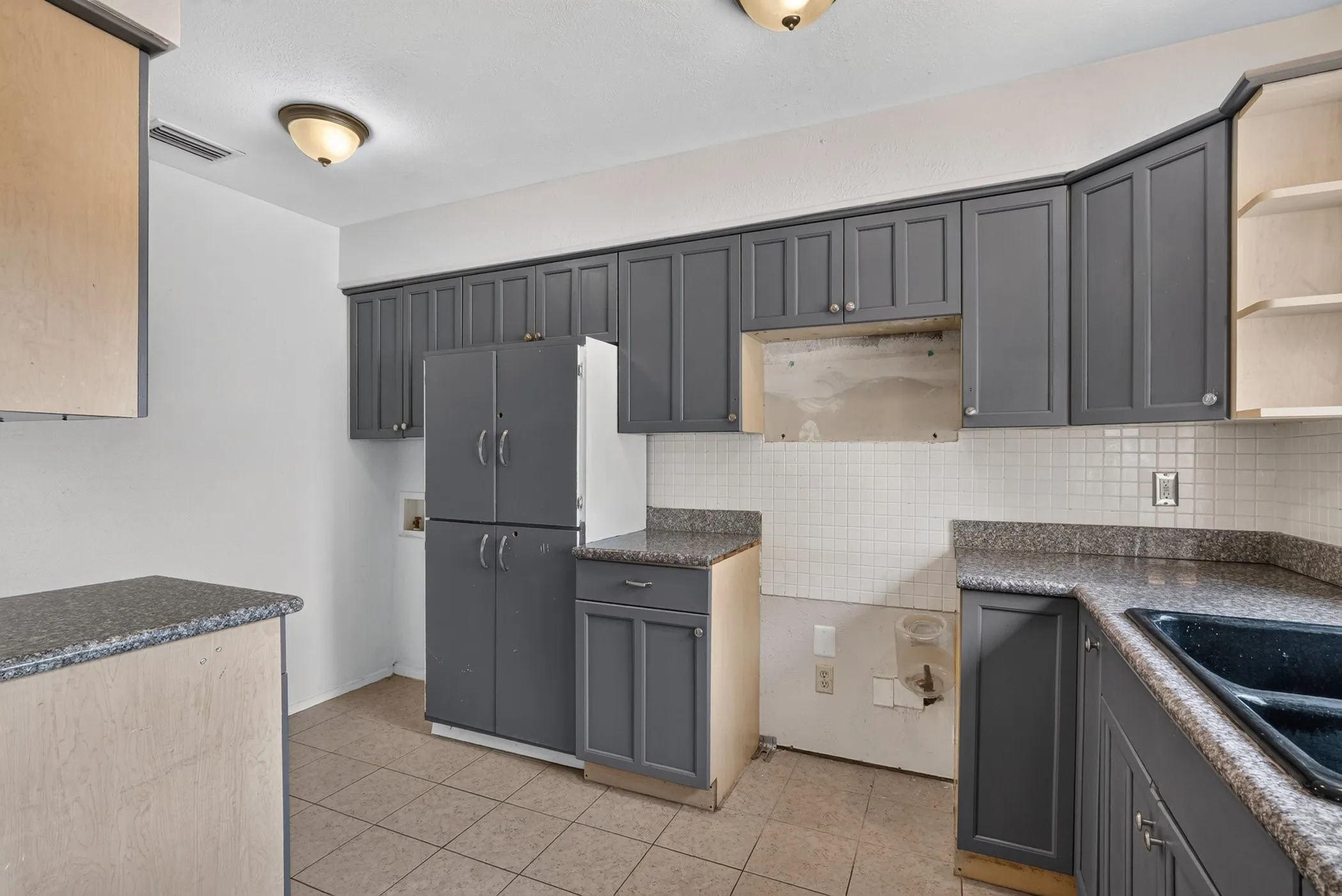 Single Family Residence For Sale in Dallas County , 1817 Millwick Street, Garland, Texas 75044, 4 Bedroom, 2 Bathroom, Garage spaces, 1,376 Sqft, built in 1971, mls#21344504, Real Estate Agent in Garland, Homes For Sale in Dallas county, Homes For Sale in Garland, Realtor in Garland Texas, Real Estate Brokerage Independent Realty Texas, Luminita Cordes Realtor