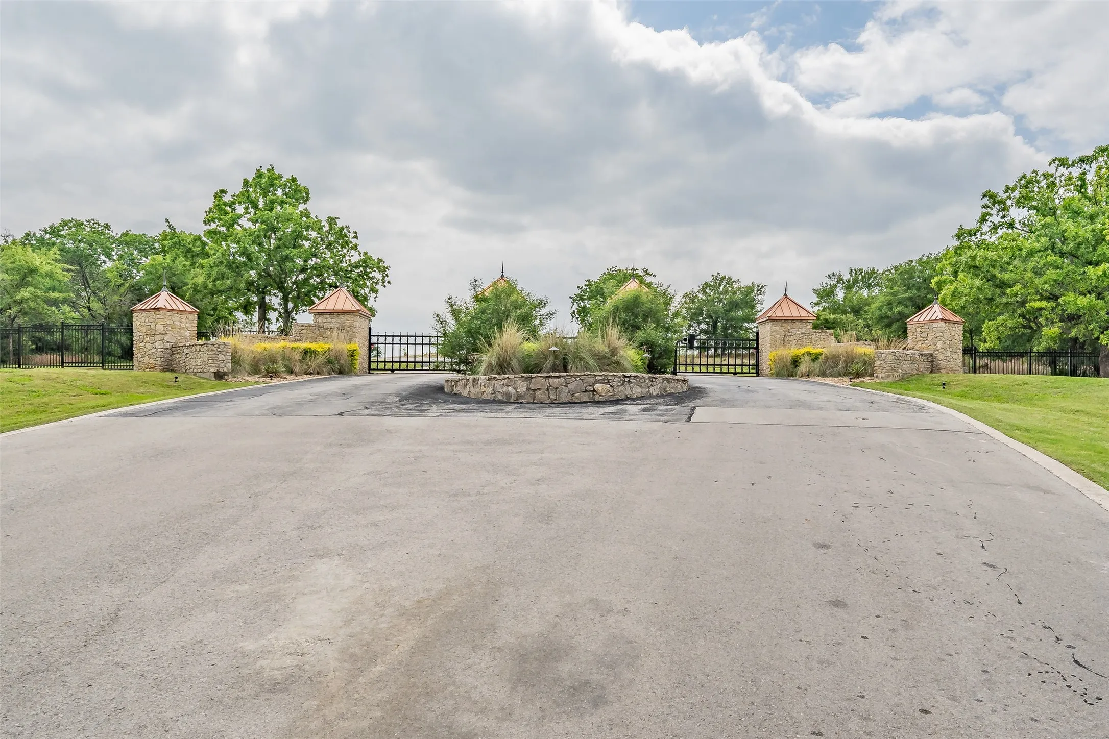 Unimproved Land For Sale in Wise County , Lot 253 Cote D Azur Drive, Chico, Texas 76431, 0, 0, Garage spaces, 0 Sqft, built in 0, mls#21354175, Real Estate Agent in Chico, Homes For Sale in Wise county, Homes For Sale in Chico, Realtor in Chico Texas, Real Estate Brokerage Independent Realty Texas, Luminita Cordes Realtor