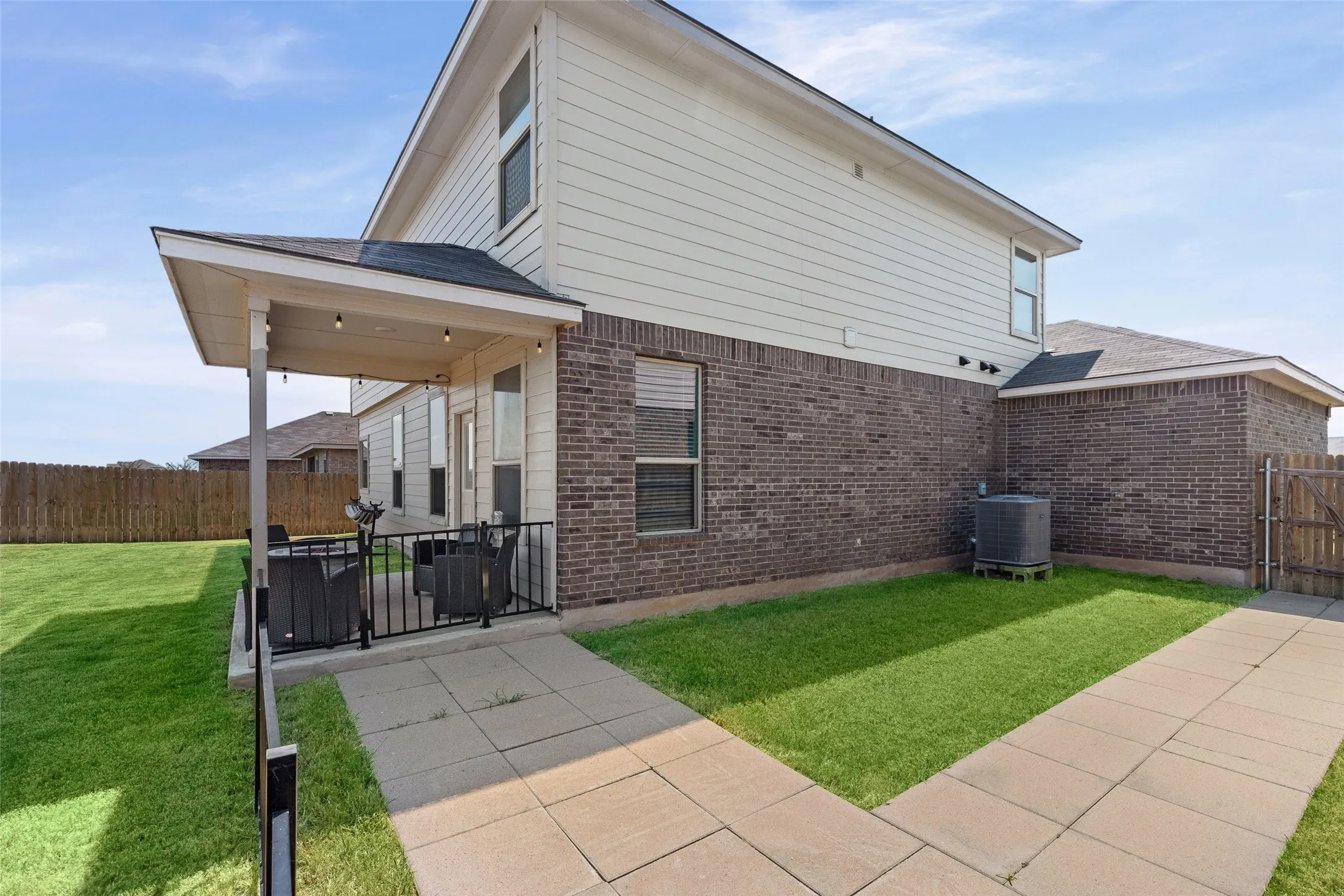 Single Family Residence For Sale in Mc Lennan County , 2816 Brosnan Road, Waco, Texas 76655, 5 Bedroom, 3 Bathroom, 3 Garage spaces, 2,598 Sqft, built in 2021, mls#21349514, Real Estate Agent in Waco, Homes For Sale in Mc Lennan county, Homes For Sale in Waco, Realtor in Waco Texas, Real Estate Brokerage Independent Realty Texas, Luminita Cordes Realtor