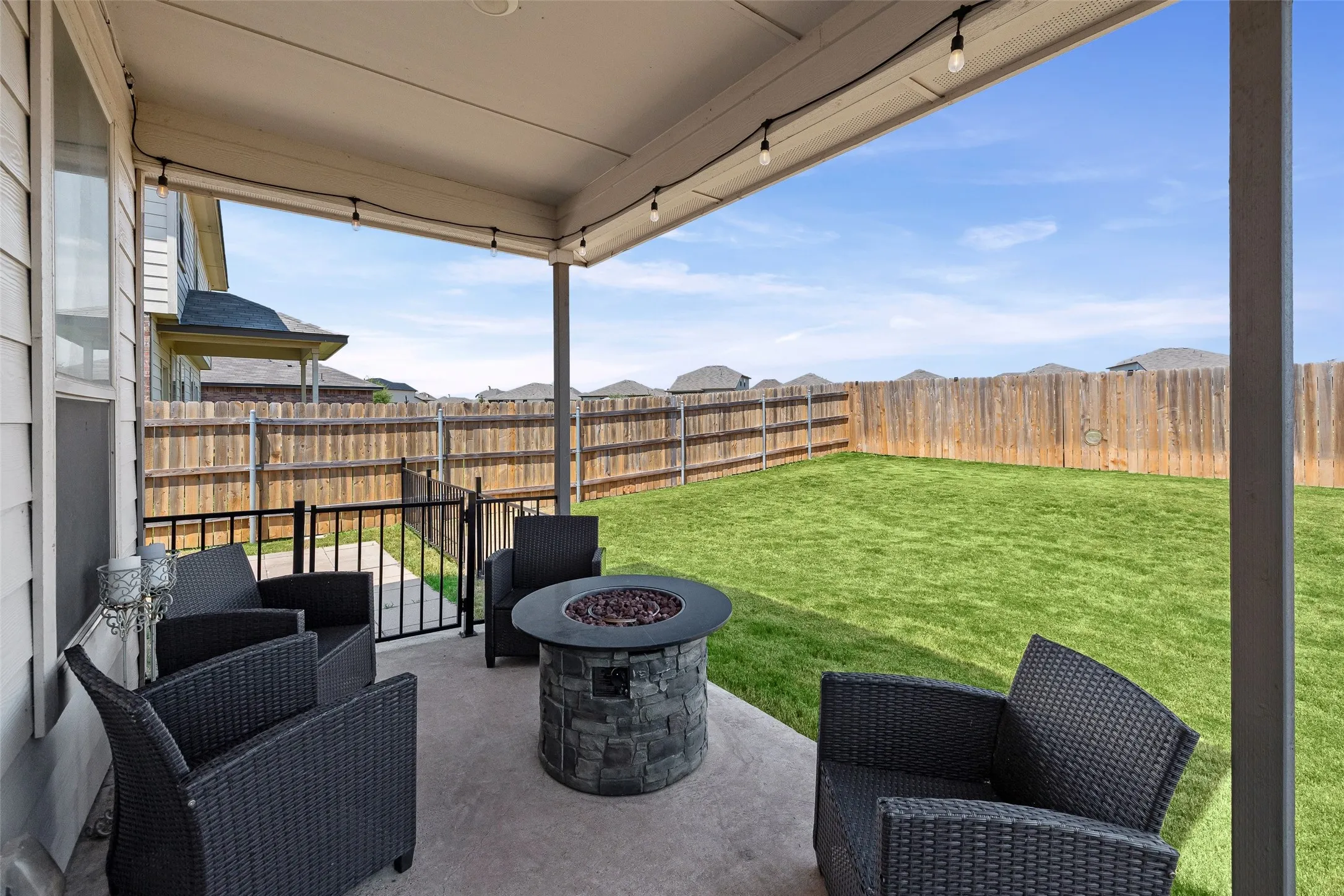 Single Family Residence For Sale in Mc Lennan County , 2816 Brosnan Road, Waco, Texas 76655, 5 Bedroom, 3 Bathroom, 3 Garage spaces, 2,598 Sqft, built in 2021, mls#21349514, Real Estate Agent in Waco, Homes For Sale in Mc Lennan county, Homes For Sale in Waco, Realtor in Waco Texas, Real Estate Brokerage Independent Realty Texas, Luminita Cordes Realtor
