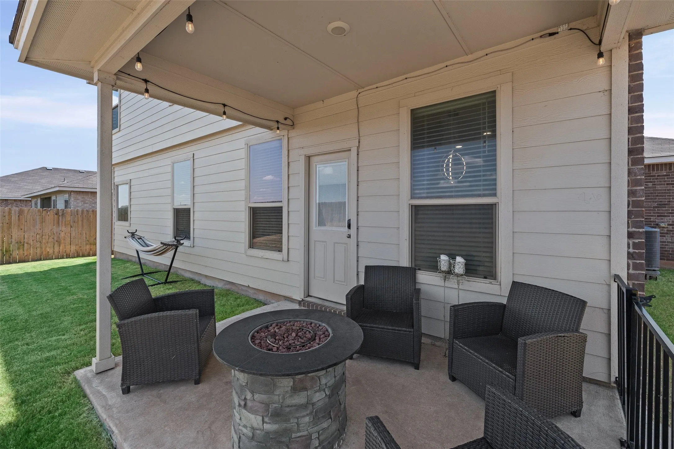 Single Family Residence For Sale in Mc Lennan County , 2816 Brosnan Road, Waco, Texas 76655, 5 Bedroom, 3 Bathroom, 3 Garage spaces, 2,598 Sqft, built in 2021, mls#21349514, Real Estate Agent in Waco, Homes For Sale in Mc Lennan county, Homes For Sale in Waco, Realtor in Waco Texas, Real Estate Brokerage Independent Realty Texas, Luminita Cordes Realtor
