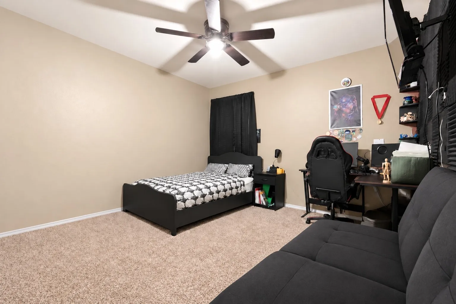 Upstairs Bedroom 2