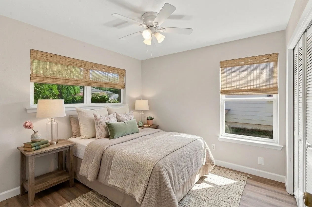 Single Family Residence For Sale in Dallas County , 2730 Ridgewood Street, Irving, Texas 75062, 3 Bedroom, 2 Bathroom, 1 Garage spaces, 1,176 Sqft, built in 1961, mls#21353222, Real Estate Agent in Irving, Homes For Sale in Dallas county, Homes For Sale in Irving, Realtor in Irving Texas, Real Estate Brokerage Independent Realty Texas, Luminita Cordes Realtor