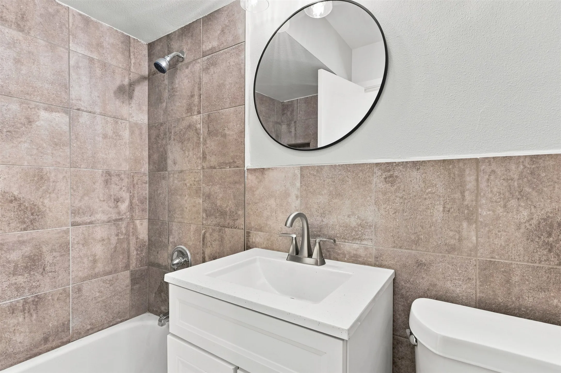 Single Family Residence For Sale in Dallas County , 2730 Ridgewood Street, Irving, Texas 75062, 3 Bedroom, 2 Bathroom, 1 Garage spaces, 1,176 Sqft, built in 1961, mls#21353222, Real Estate Agent in Irving, Homes For Sale in Dallas county, Homes For Sale in Irving, Realtor in Irving Texas, Real Estate Brokerage Independent Realty Texas, Luminita Cordes Realtor