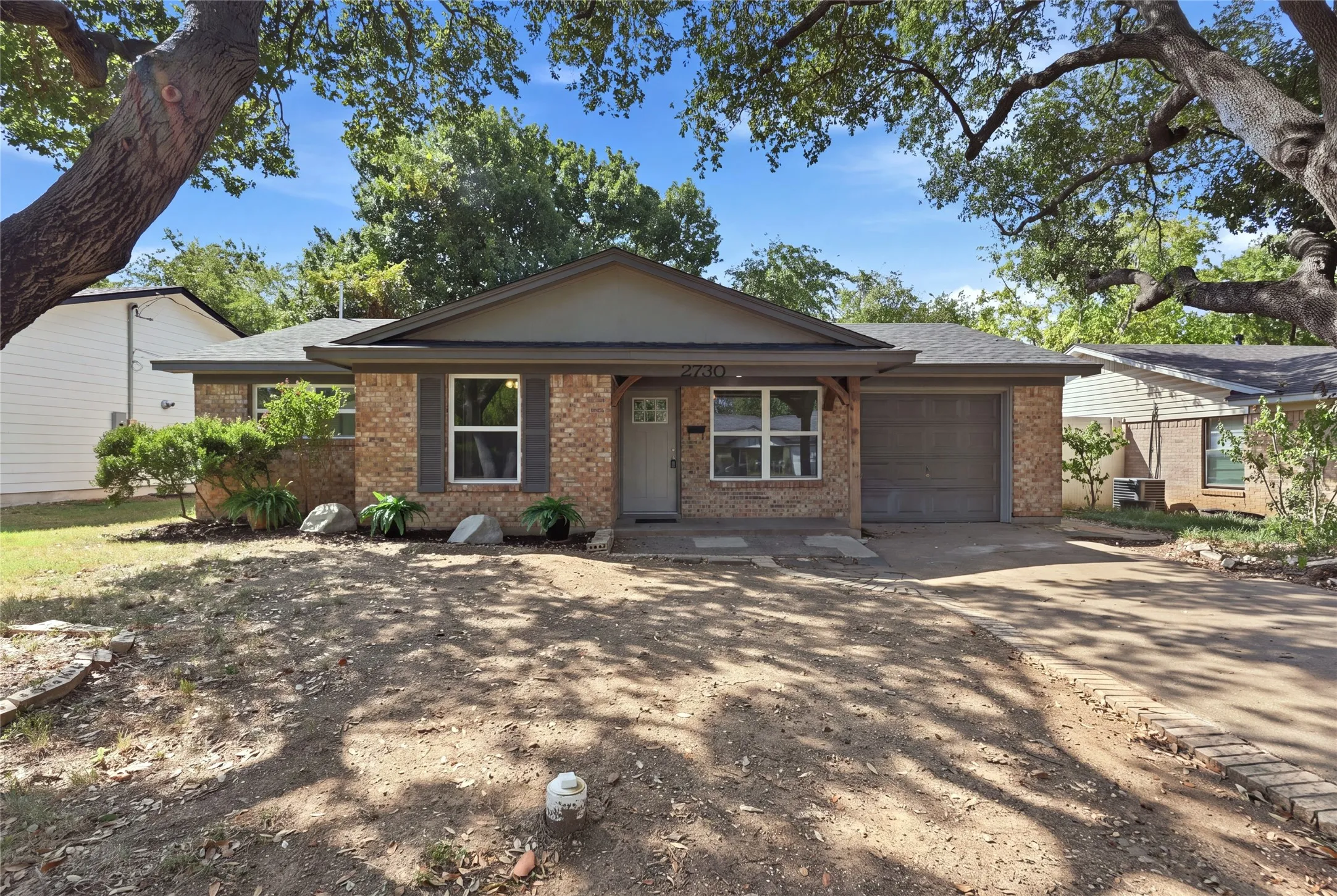 Single Family Residence For Sale in Dallas County , 2730 Ridgewood Street, Irving, Texas 75062, 3 Bedroom, 2 Bathroom, 1 Garage spaces, 1,176 Sqft, built in 1961, mls#21353222, Real Estate Agent in Irving, Homes For Sale in Dallas county, Homes For Sale in Irving, Realtor in Irving Texas, Real Estate Brokerage Independent Realty Texas, Luminita Cordes Realtor
