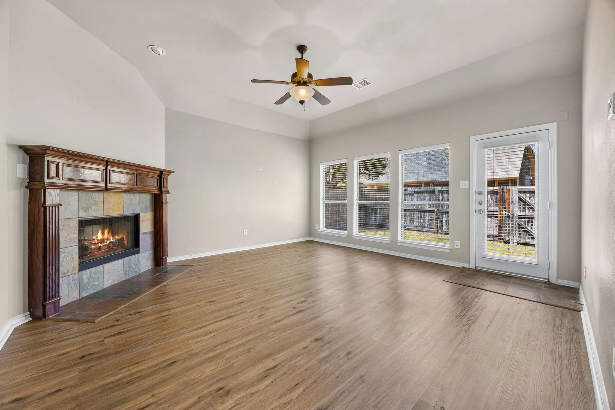 Single Family Residence For Sale in Collin County , 2617 Patriot Drive, Melissa, Texas 75454, 3 Bedroom, 3 Bathroom, 2 Garage spaces, 2,691 Sqft, built in 2008, mls#21354192, Real Estate Agent in Melissa, Homes For Sale in Collin county, Homes For Sale in Melissa, Realtor in Melissa Texas, Real Estate Brokerage Independent Realty Texas, Luminita Cordes Realtor