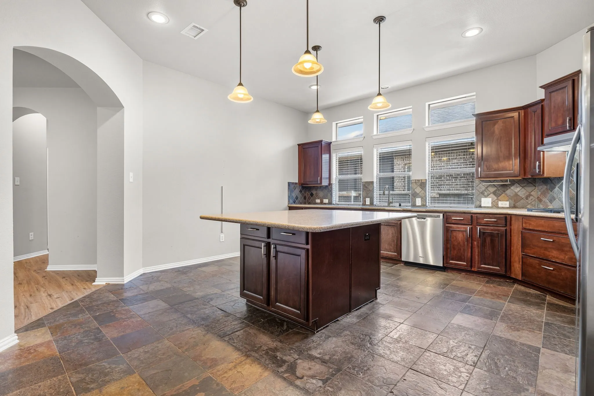 Single Family Residence For Sale in Collin County , 2617 Patriot Drive, Melissa, Texas 75454, 3 Bedroom, 3 Bathroom, 2 Garage spaces, 2,691 Sqft, built in 2008, mls#21354192, Real Estate Agent in Melissa, Homes For Sale in Collin county, Homes For Sale in Melissa, Realtor in Melissa Texas, Real Estate Brokerage Independent Realty Texas, Luminita Cordes Realtor