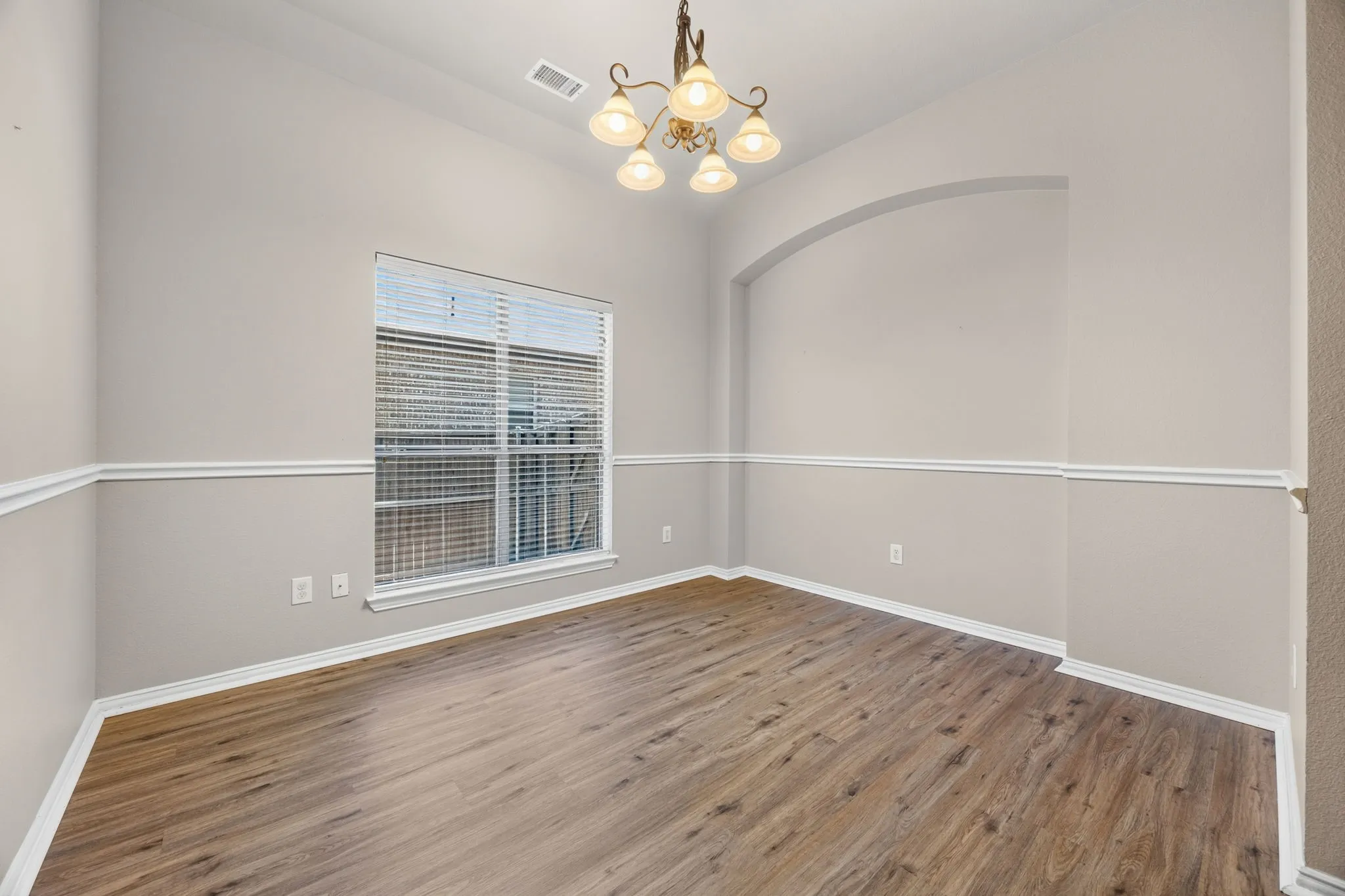 Single Family Residence For Sale in Collin County , 2617 Patriot Drive, Melissa, Texas 75454, 3 Bedroom, 3 Bathroom, 2 Garage spaces, 2,691 Sqft, built in 2008, mls#21354192, Real Estate Agent in Melissa, Homes For Sale in Collin county, Homes For Sale in Melissa, Realtor in Melissa Texas, Real Estate Brokerage Independent Realty Texas, Luminita Cordes Realtor