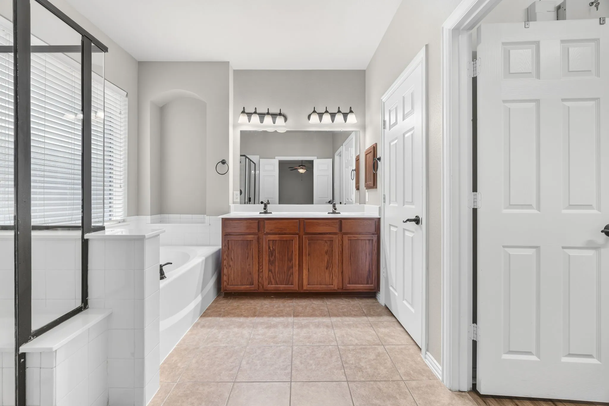 Single Family Residence For Sale in Collin County , 2617 Patriot Drive, Melissa, Texas 75454, 3 Bedroom, 3 Bathroom, 2 Garage spaces, 2,691 Sqft, built in 2008, mls#21354192, Real Estate Agent in Melissa, Homes For Sale in Collin county, Homes For Sale in Melissa, Realtor in Melissa Texas, Real Estate Brokerage Independent Realty Texas, Luminita Cordes Realtor