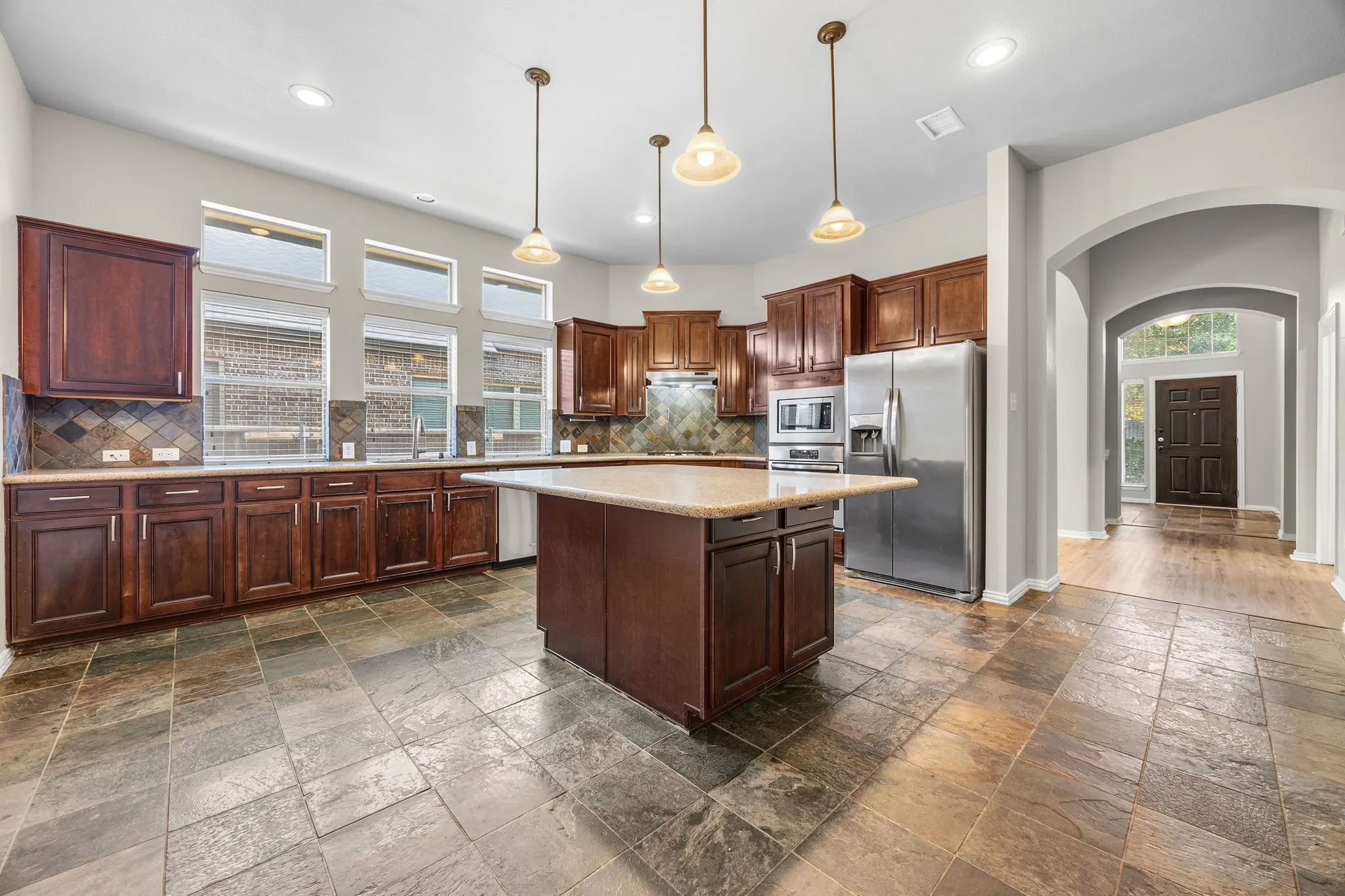 Single Family Residence For Sale in Collin County , 2617 Patriot Drive, Melissa, Texas 75454, 3 Bedroom, 3 Bathroom, 2 Garage spaces, 2,691 Sqft, built in 2008, mls#21354192, Real Estate Agent in Melissa, Homes For Sale in Collin county, Homes For Sale in Melissa, Realtor in Melissa Texas, Real Estate Brokerage Independent Realty Texas, Luminita Cordes Realtor